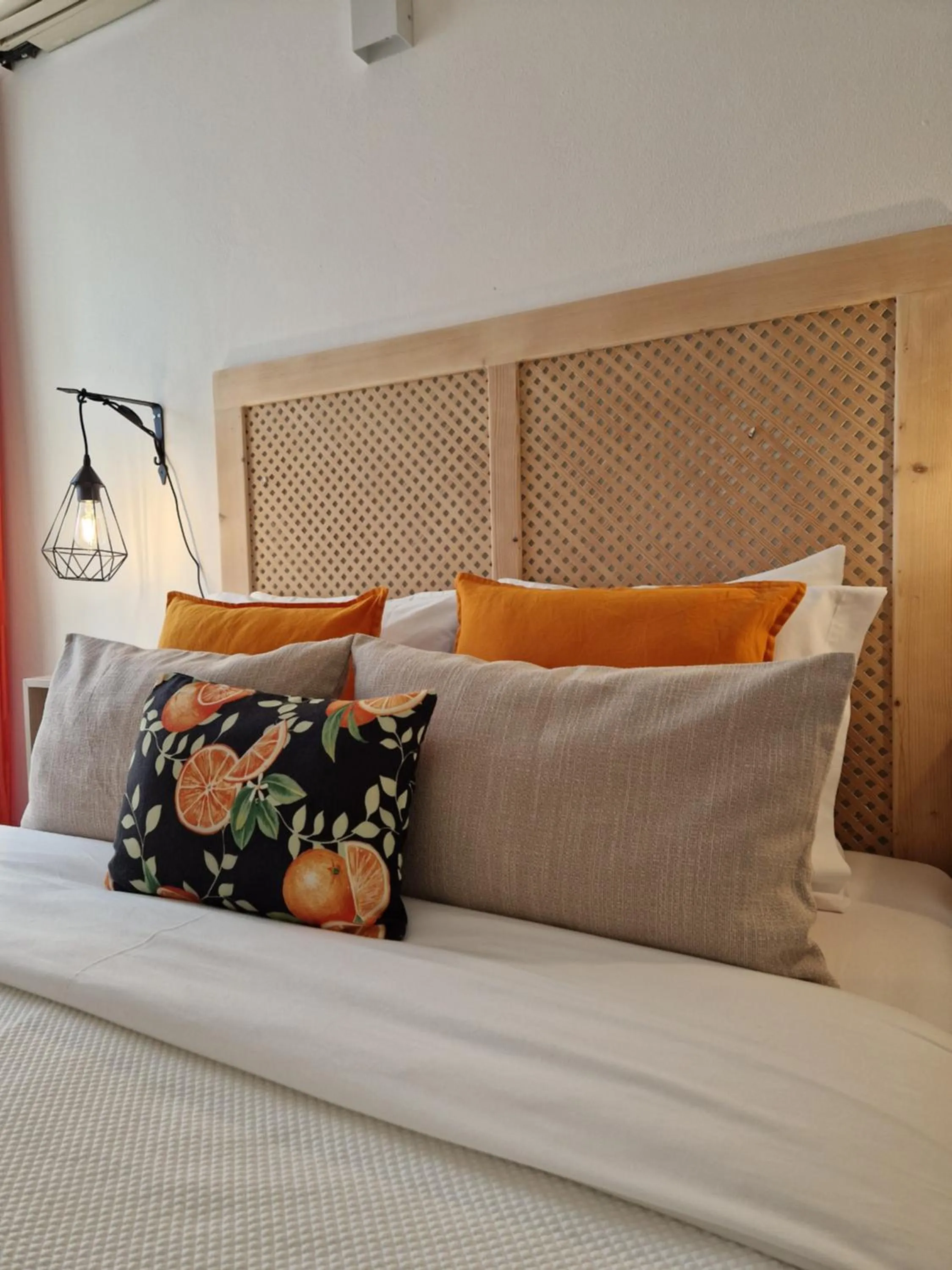 Bed in Bea's Bed & Breakfast