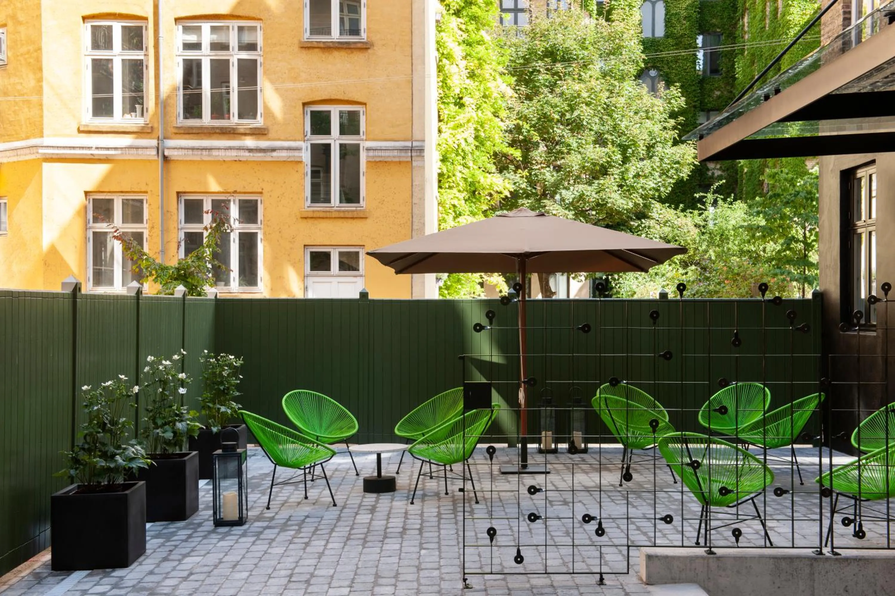 Patio in Eric Vökel Boutique Apartments - Copenhagen Suites