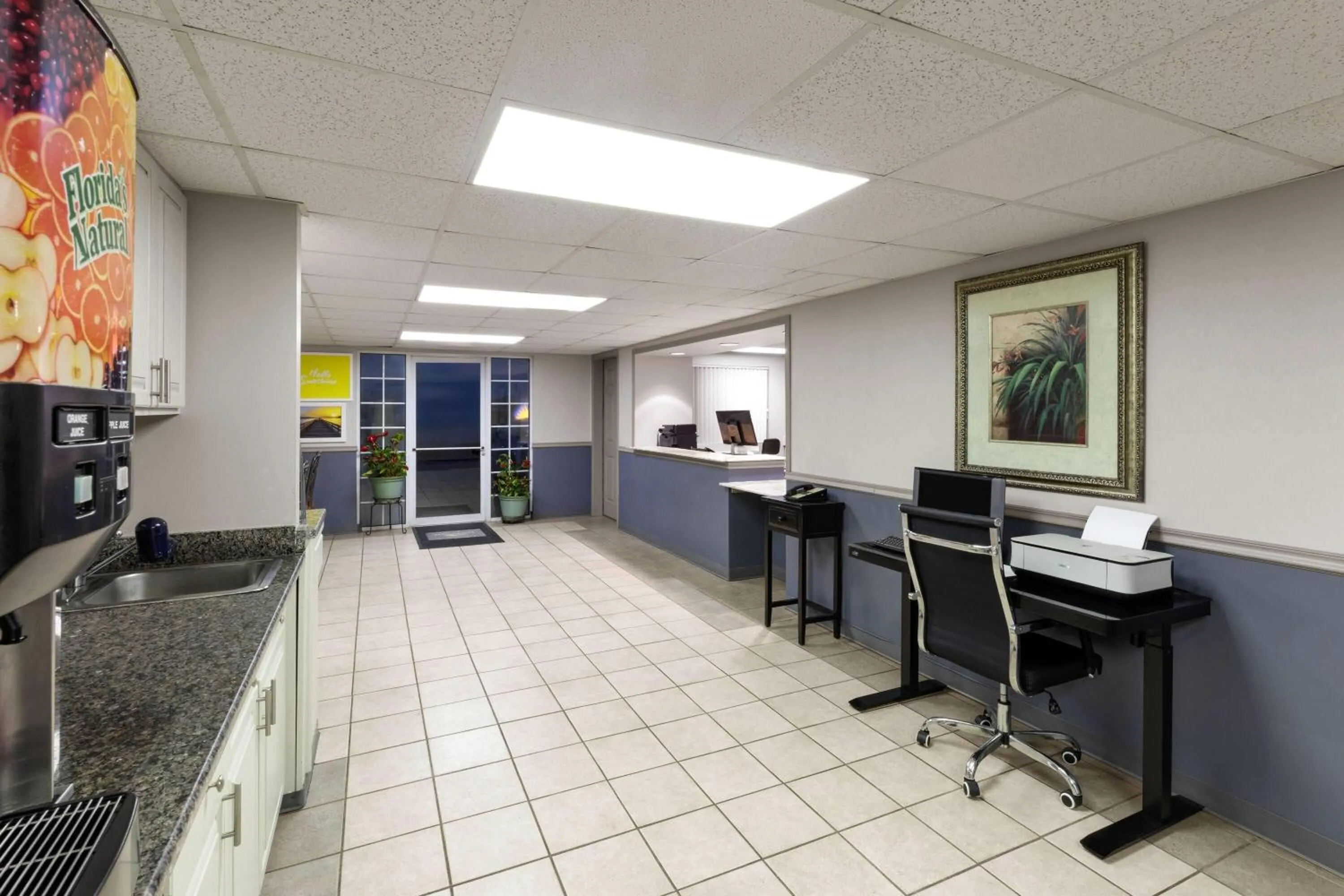 Lobby or reception in Days Inn by Wyndham Mountain Home