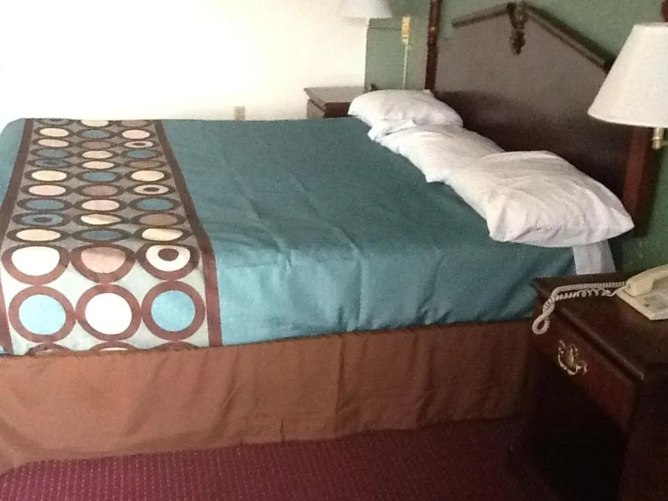 Bed in Super 8 by Wyndham Kennett