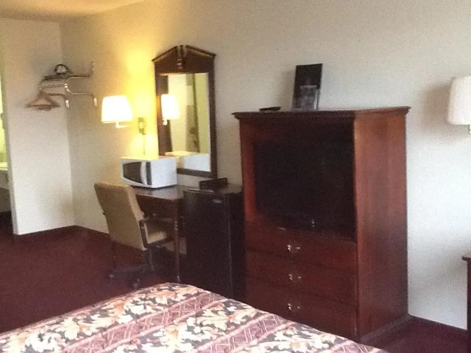 Bed in Super 8 by Wyndham Kennett