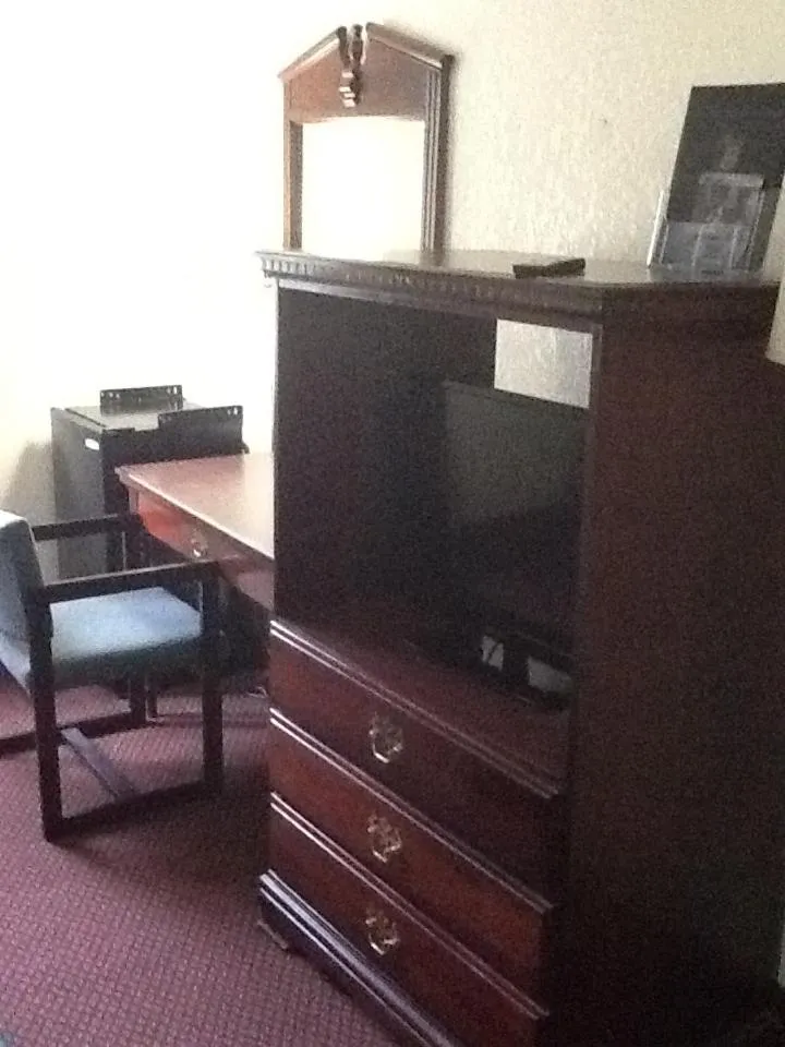 Super 8 by Wyndham Kennett