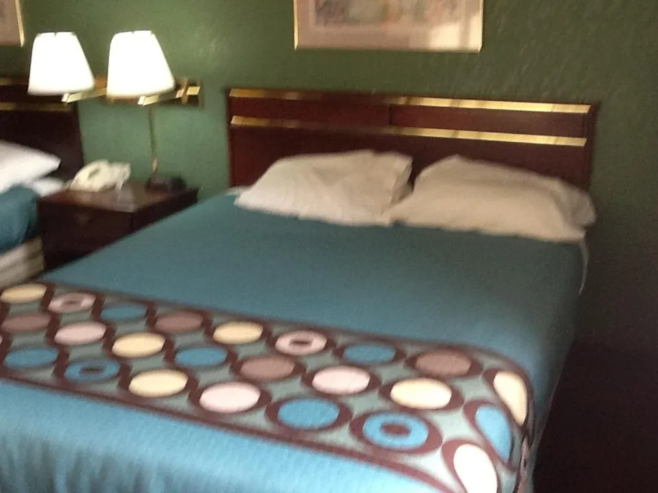 Bed in Super 8 by Wyndham Kennett
