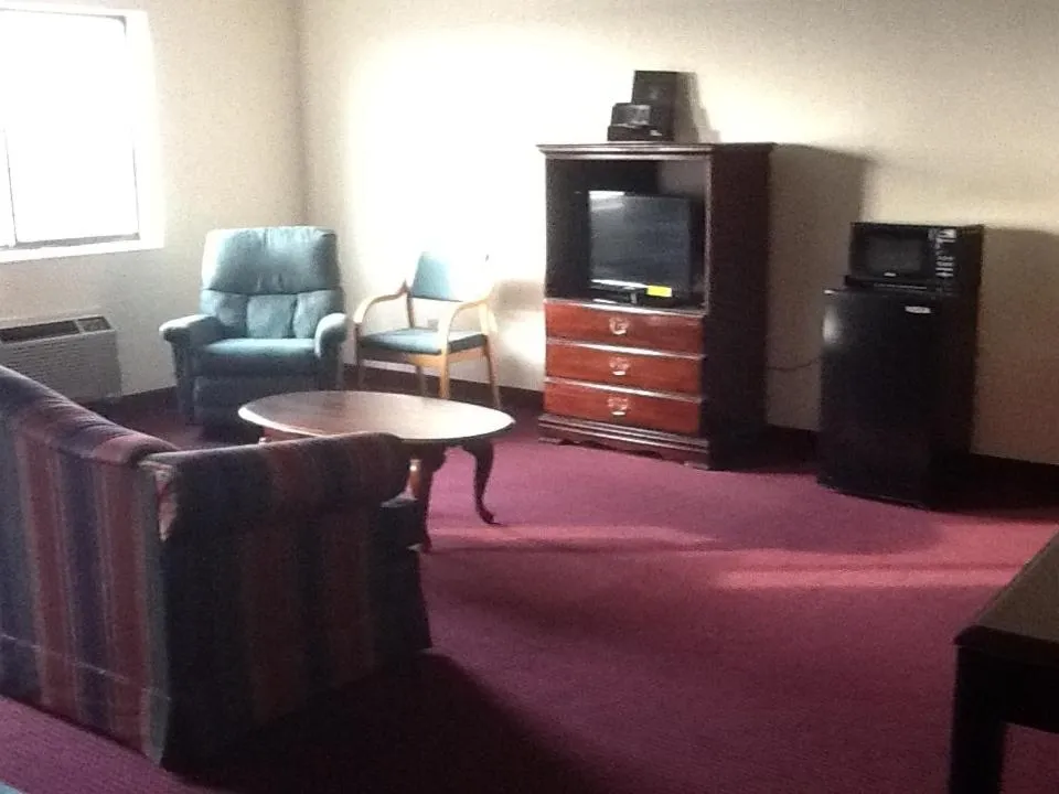 Super 8 by Wyndham Kennett