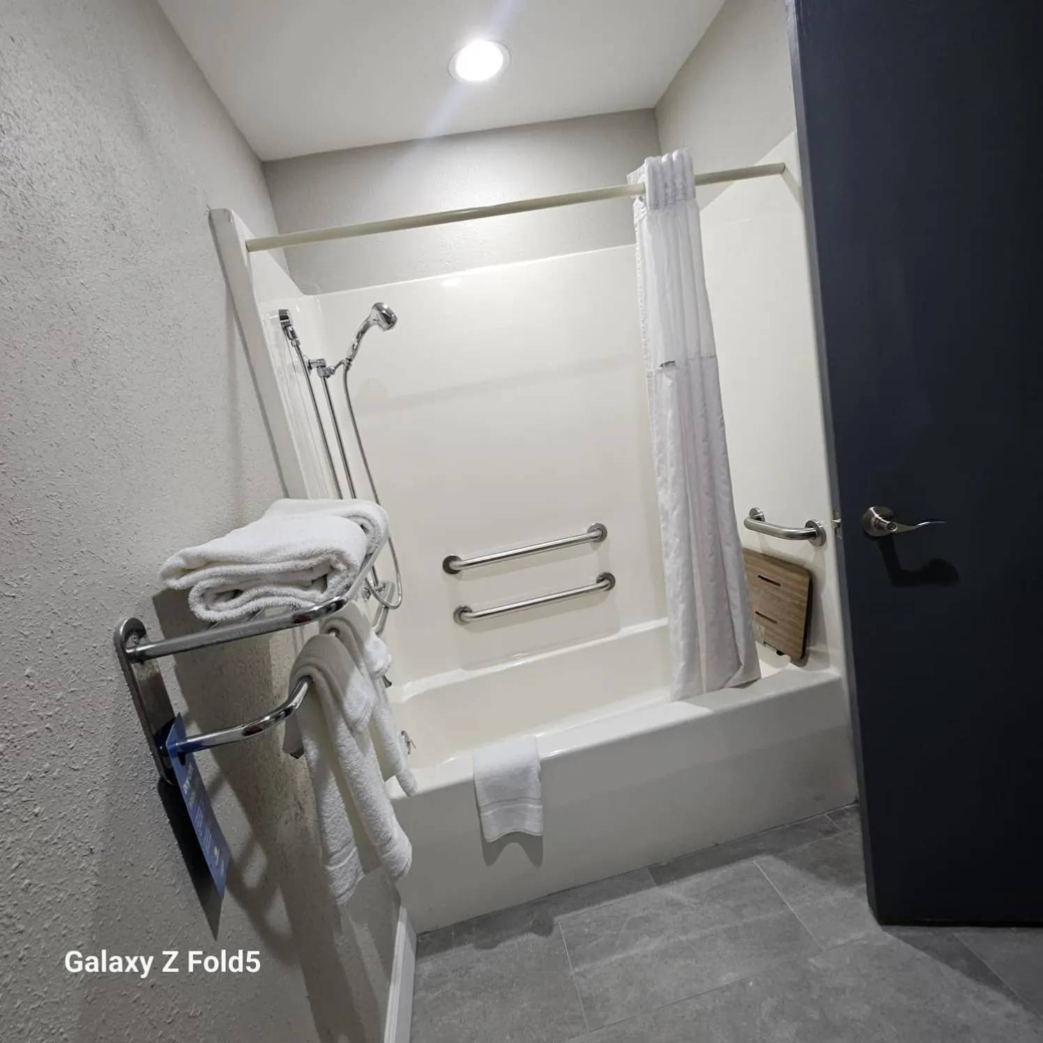 Bathroom in Days Inn by Wyndham Jefferson City