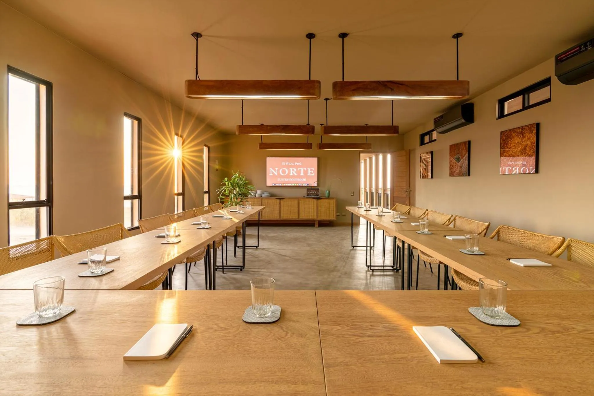 Meeting/conference room in Norte Suites Boutique