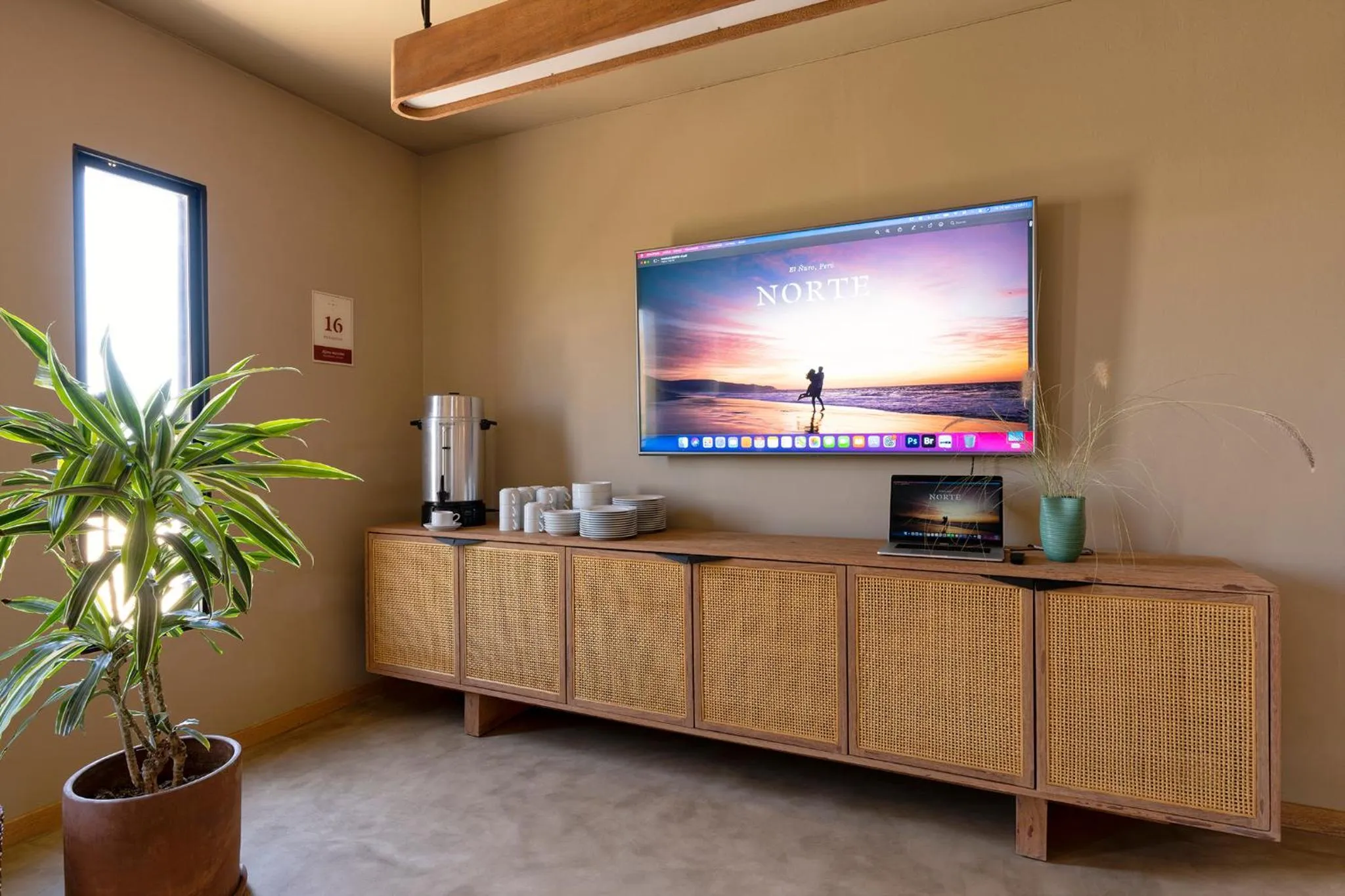 TV and multimedia in Norte Suites Boutique