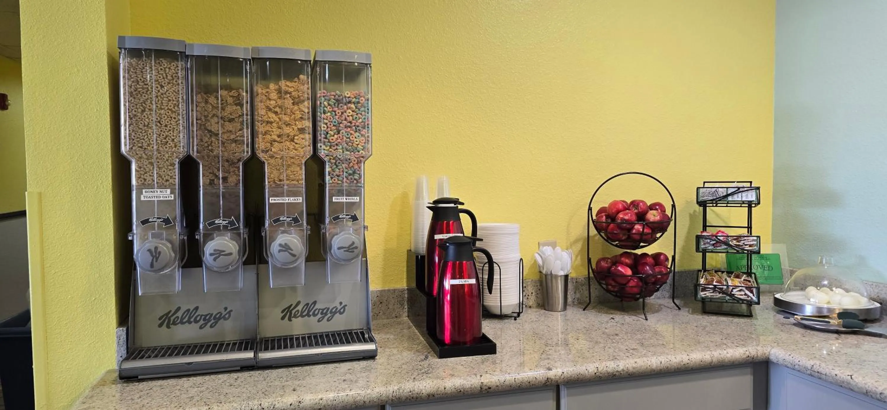 Buffet breakfast in Desert Inn Tucumcari