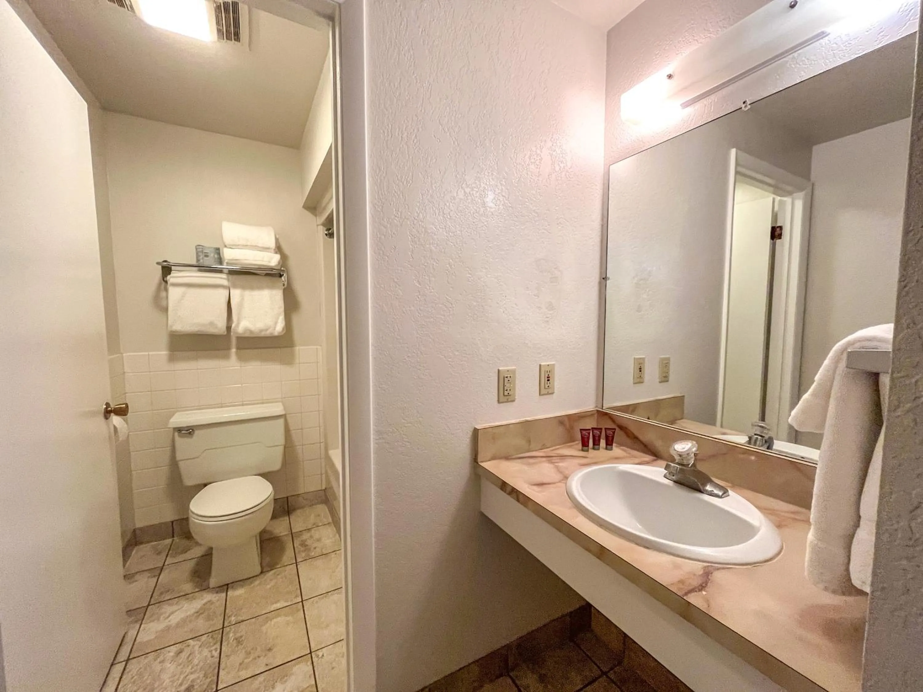 Bathroom in Bryce Canyon Pines Lodge