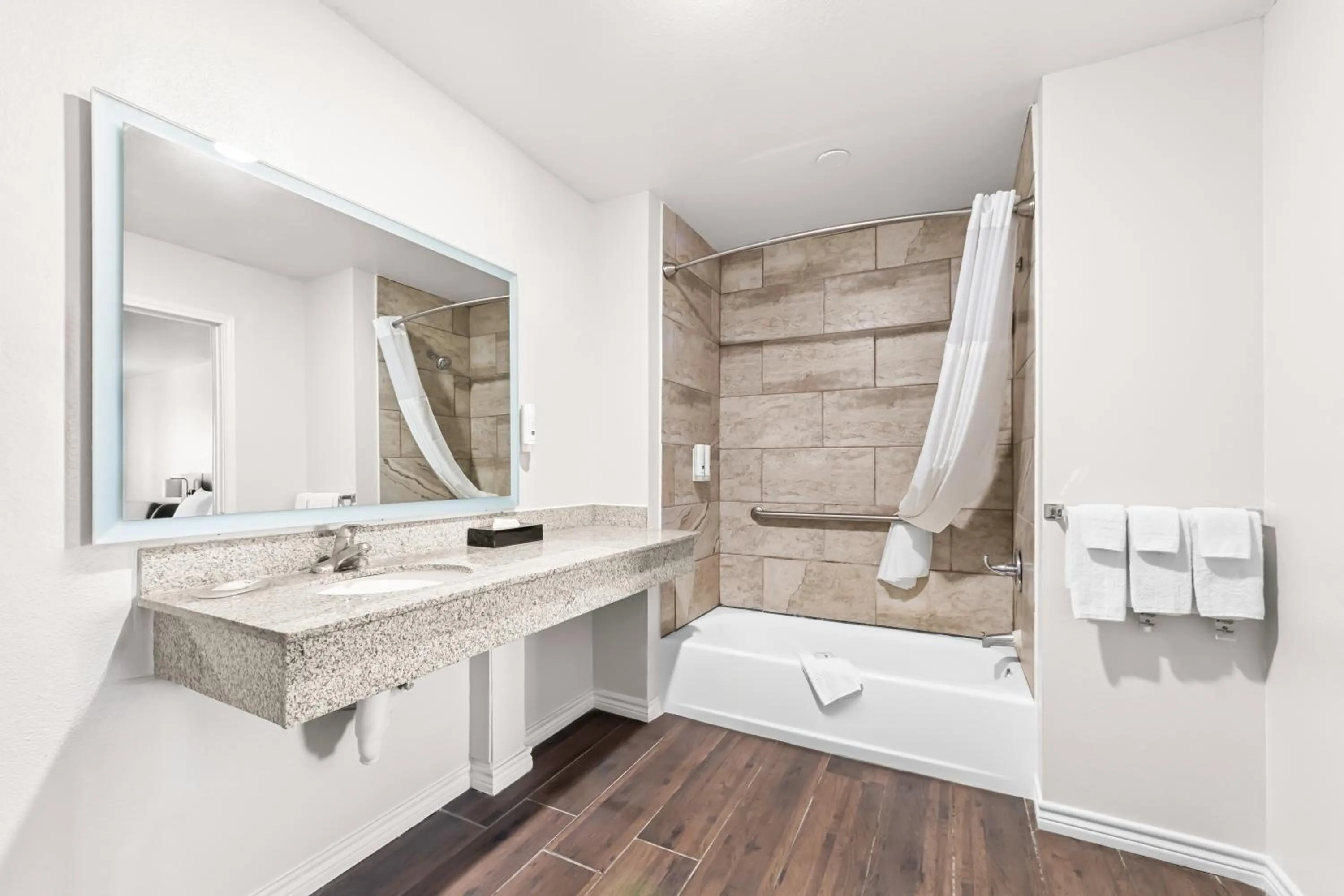 Quality Inn & Suites Port Lavaca near Lighthouse Beach