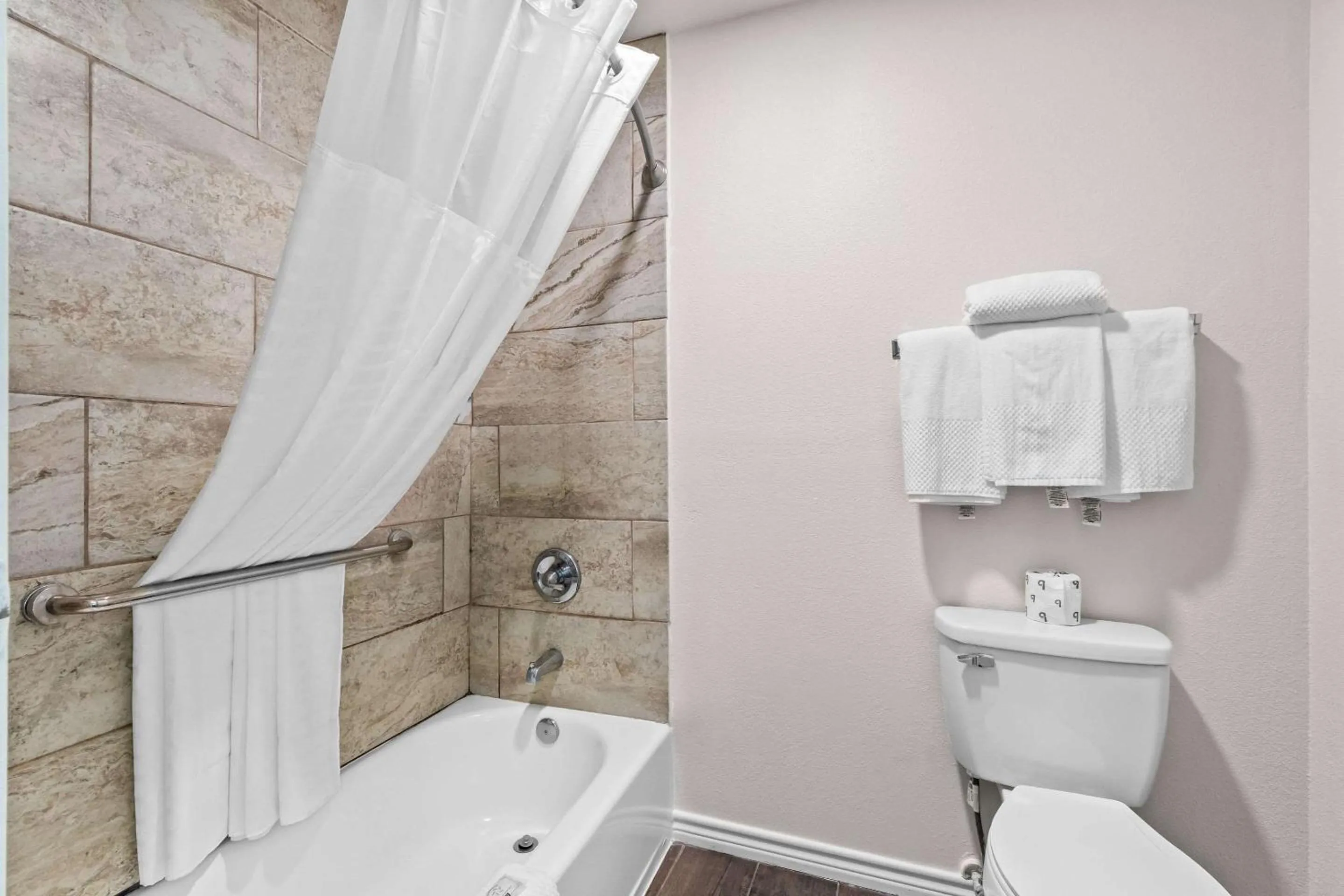 Bathroom in Quality Inn & Suites Port Lavaca near Lighthouse Beach