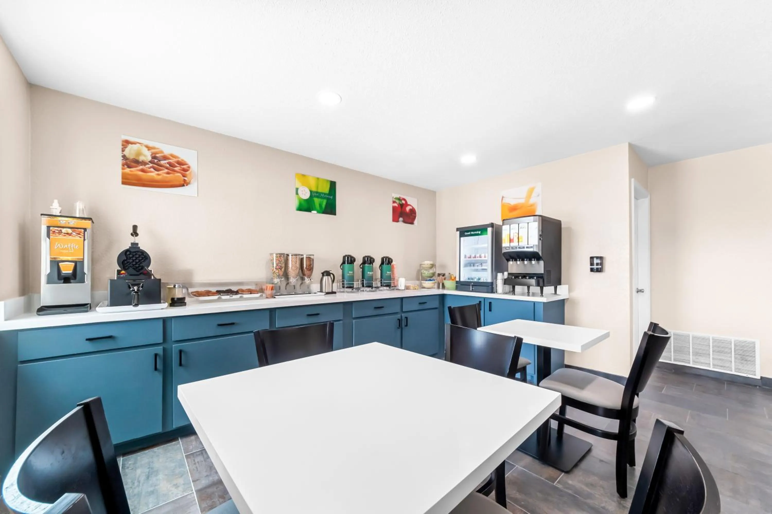 Quality Inn & Suites Port Lavaca near Lighthouse Beach