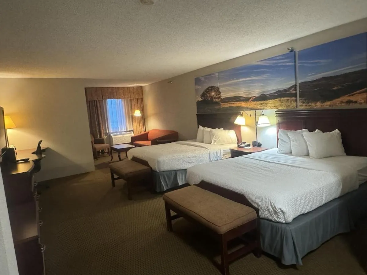 Photo of the whole room, Bed in Days Inn by Wyndham Sturgis