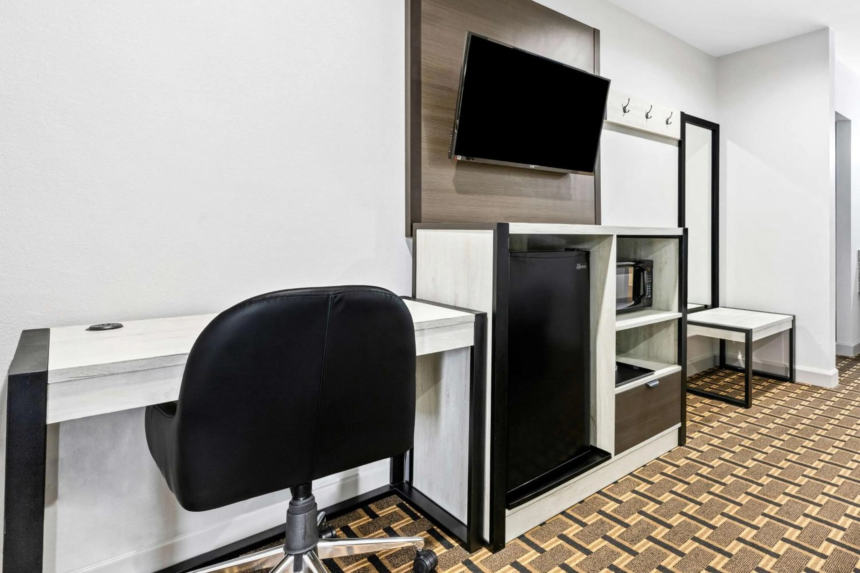 Bedroom in SureStay by Best Western Huntsville University Area