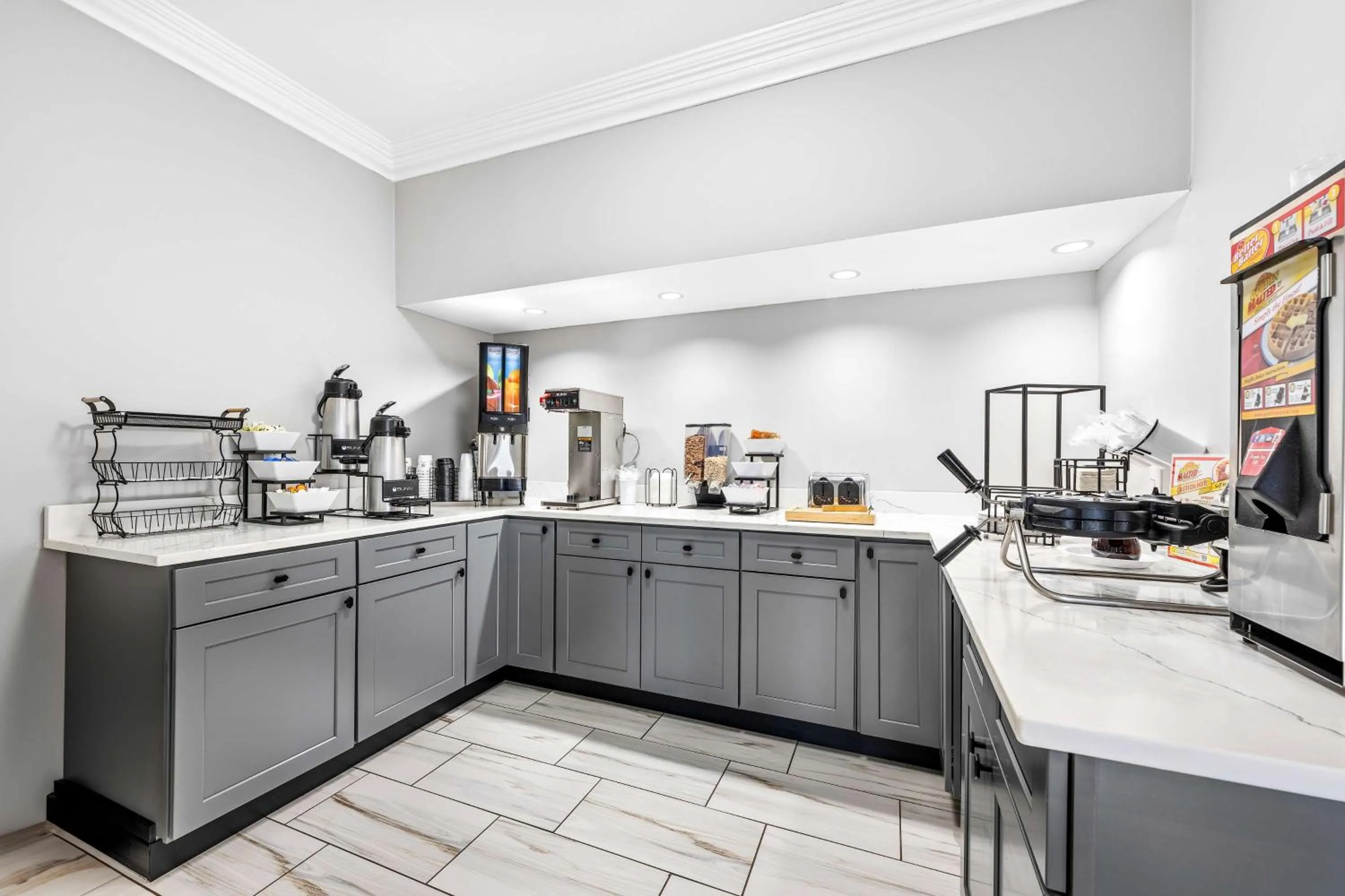 Breakfast in SureStay by Best Western Huntsville University Area