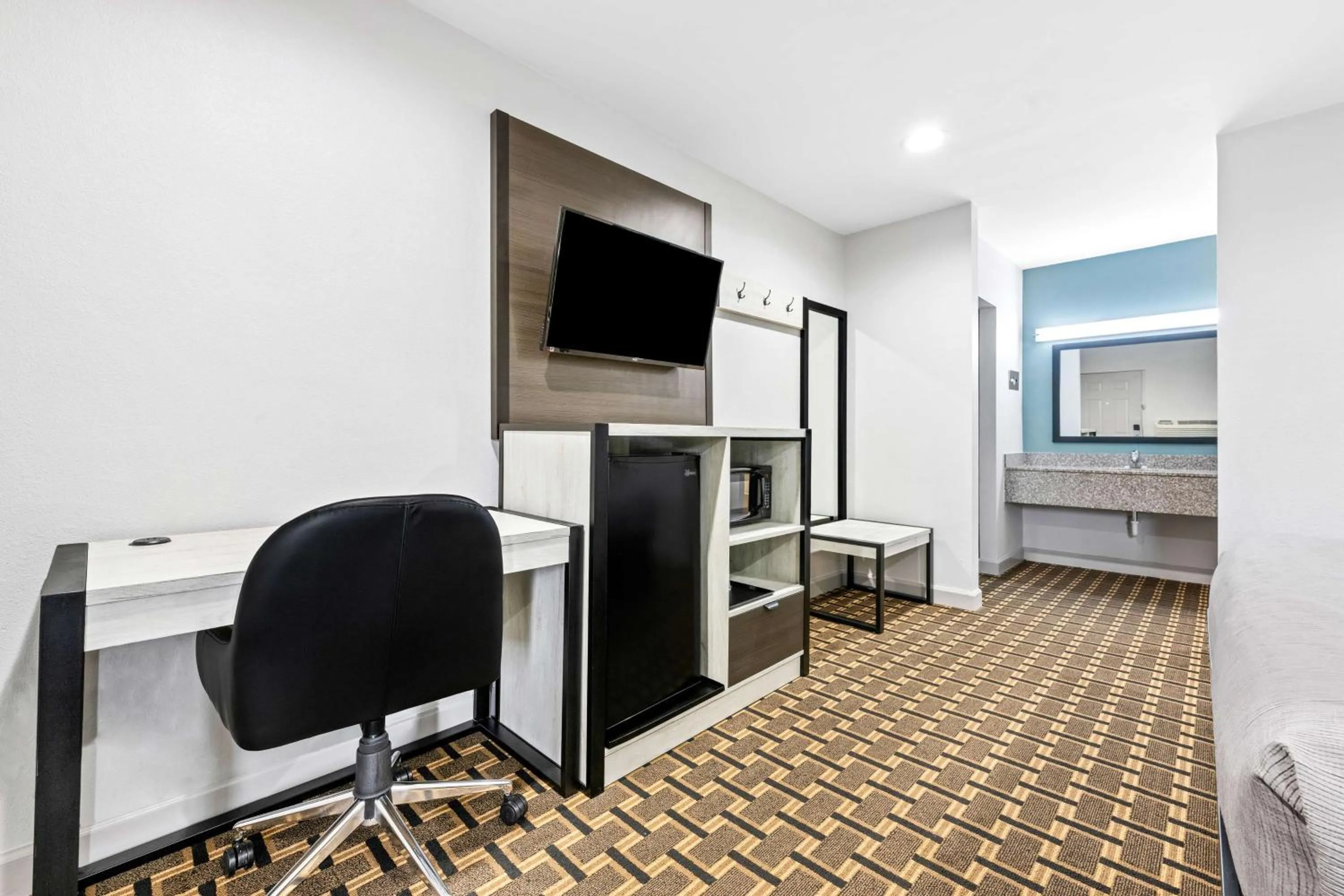 Bedroom in SureStay by Best Western Huntsville University Area