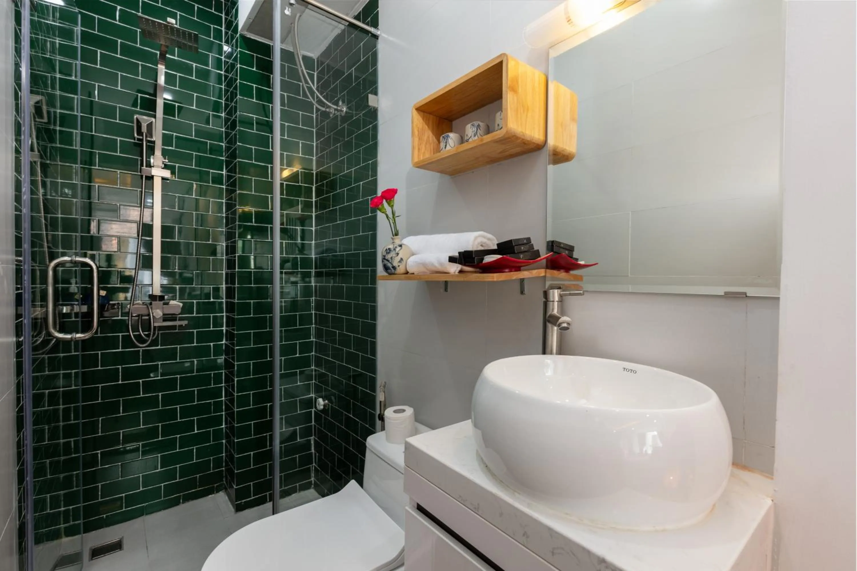 Bathroom in Hanoi Center Silk Lullaby Hotel and Travel