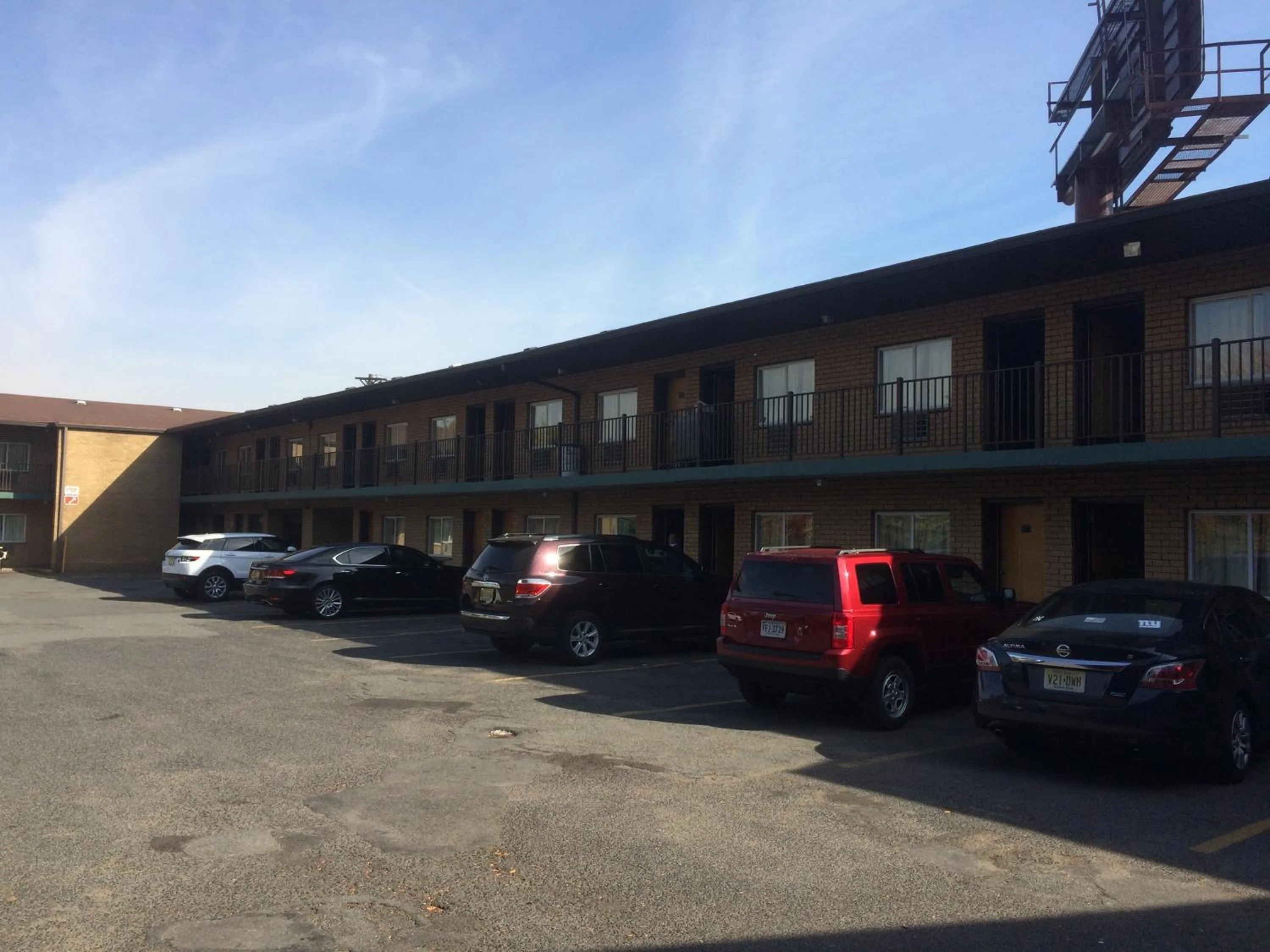 Property building in Hudson Plaza Motel Bayonne Jersey City