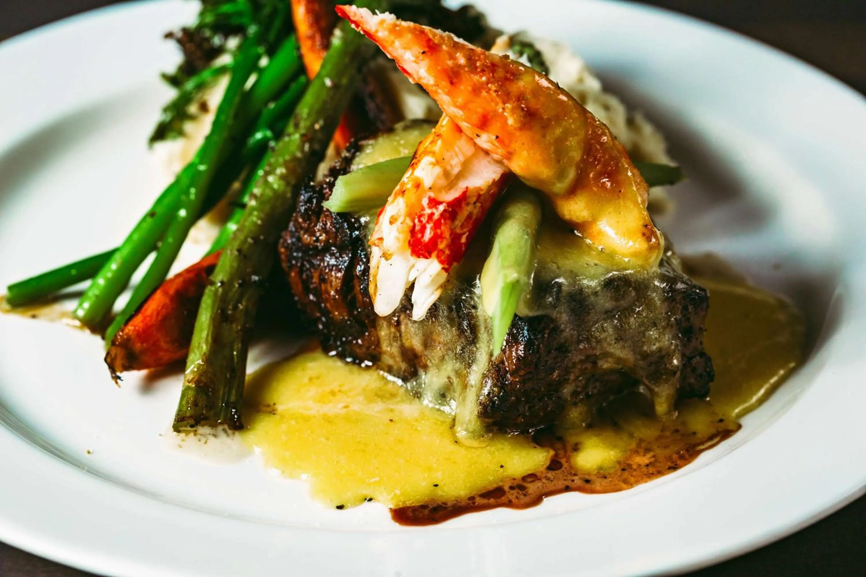 Restaurant/places to eat in Best Western Lake Lucille Inn