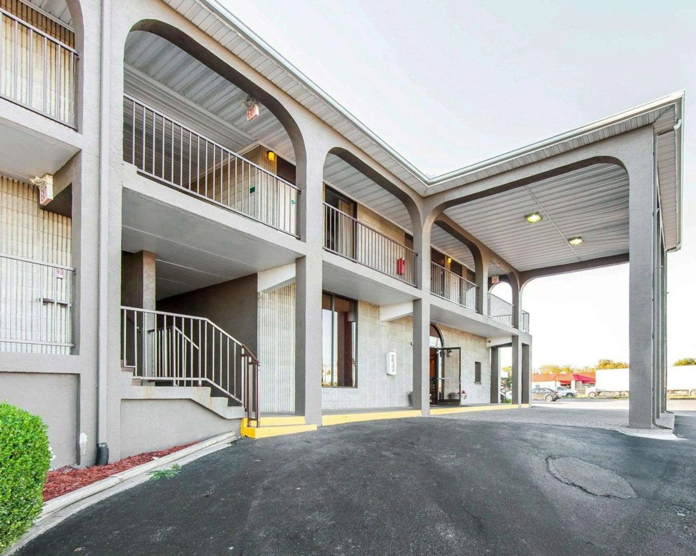 Property building in Quality Inn Maysville
