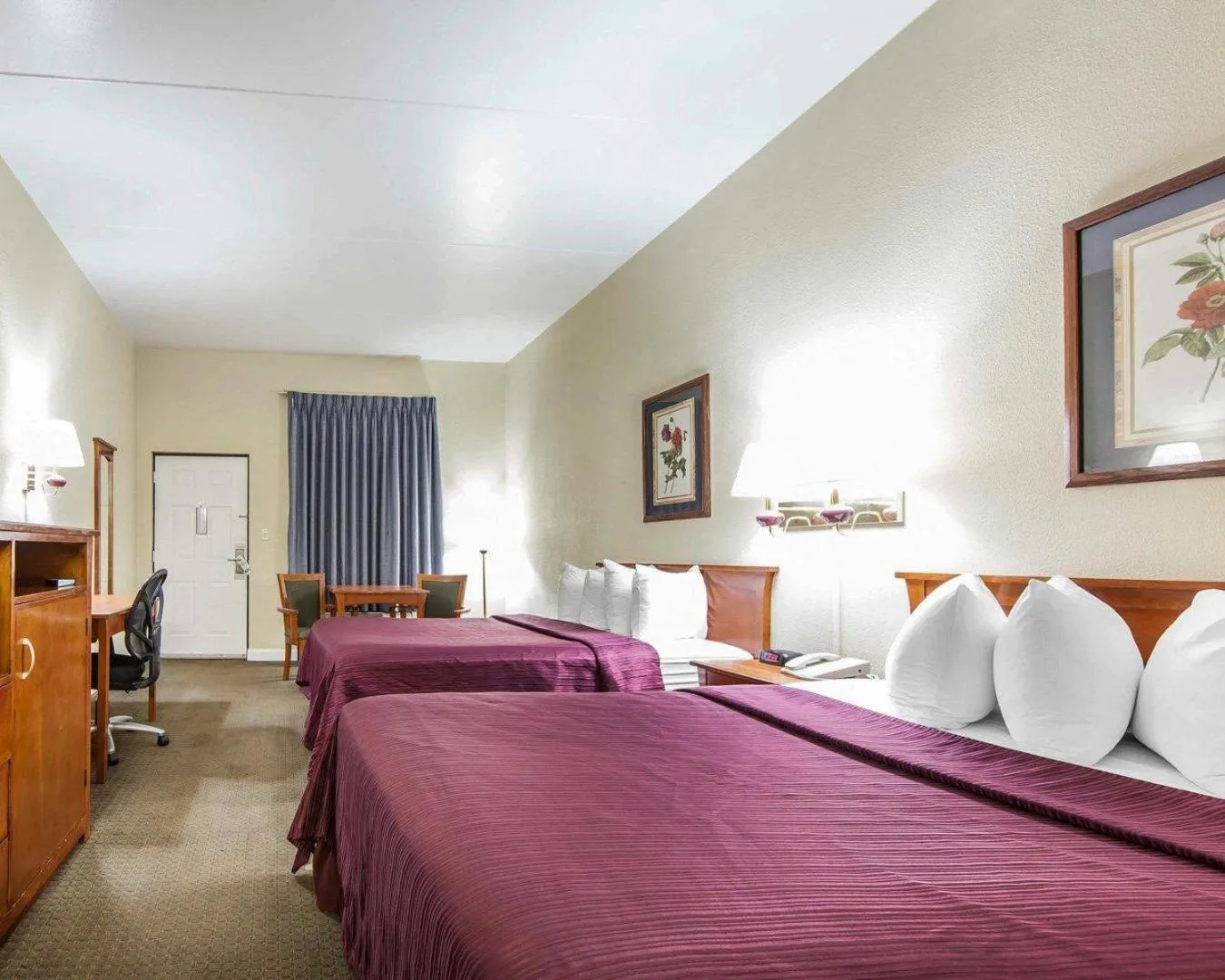 Bedroom, Bed in Quality Inn Maysville