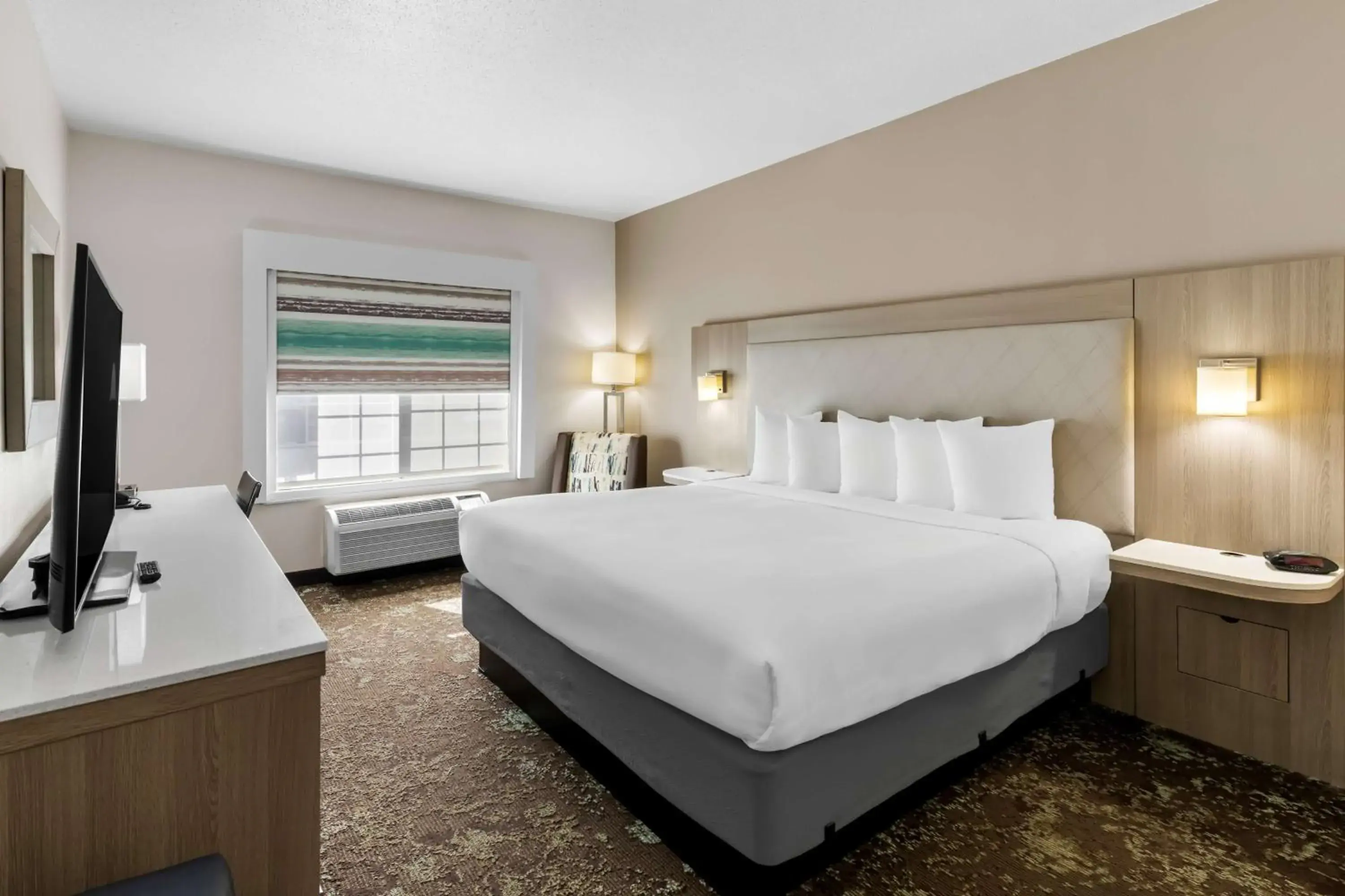 King Room with Roll-In Shower - Disability Access in Best Western Worlds Of Fun King Room with Roll-In Shower - Disability Access in Best Western Worlds Of Fun