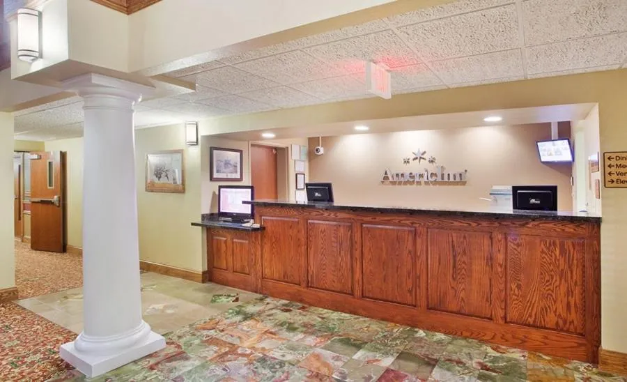 Lobby or reception in AmericInn by Wyndham Vidalia