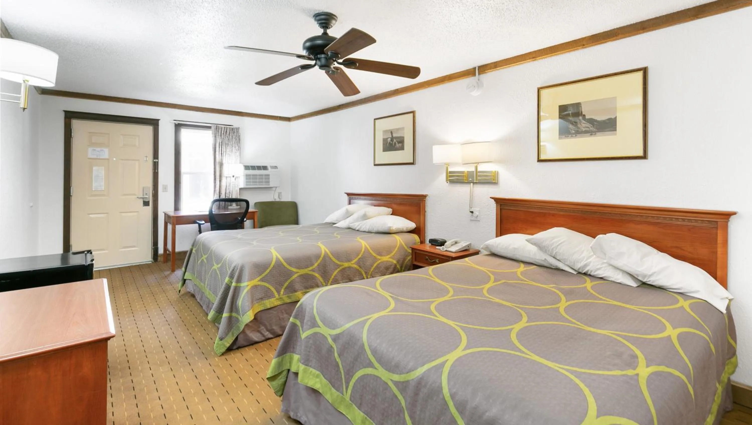 Bedroom, Bed in Georgetown Lodge