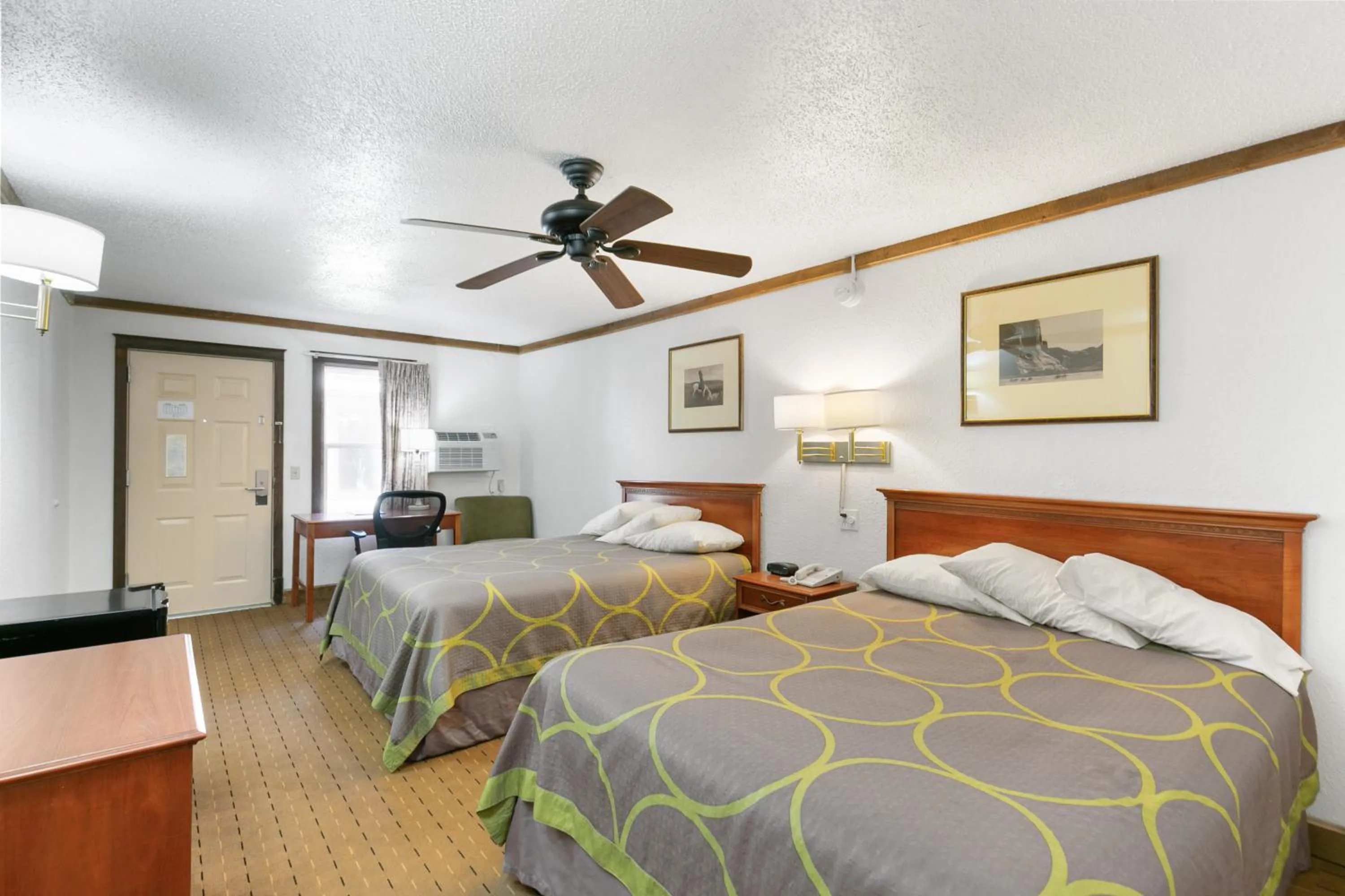 Bed in Georgetown Lodge