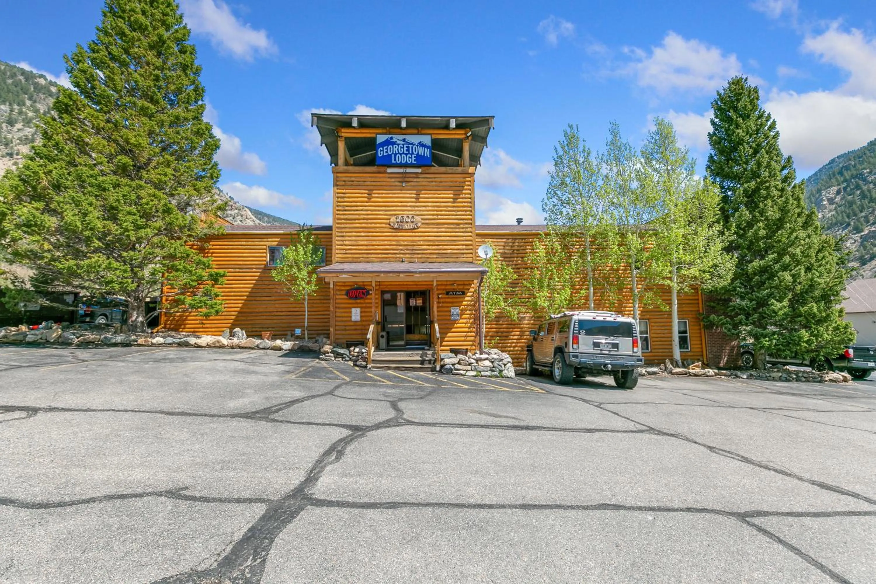Property building in Georgetown Lodge