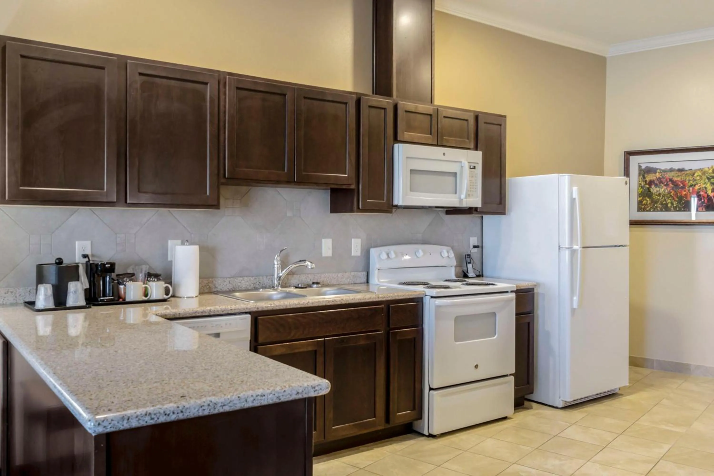 Bedroom in Best Western Plus Grapevine Inn