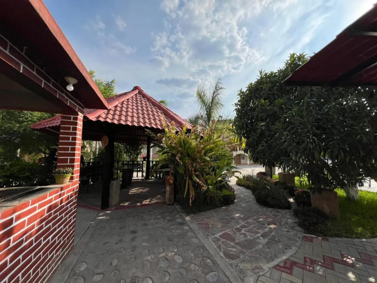 Property building in Hotel y Restaurante Villas Del Sol Jalpan de Serra