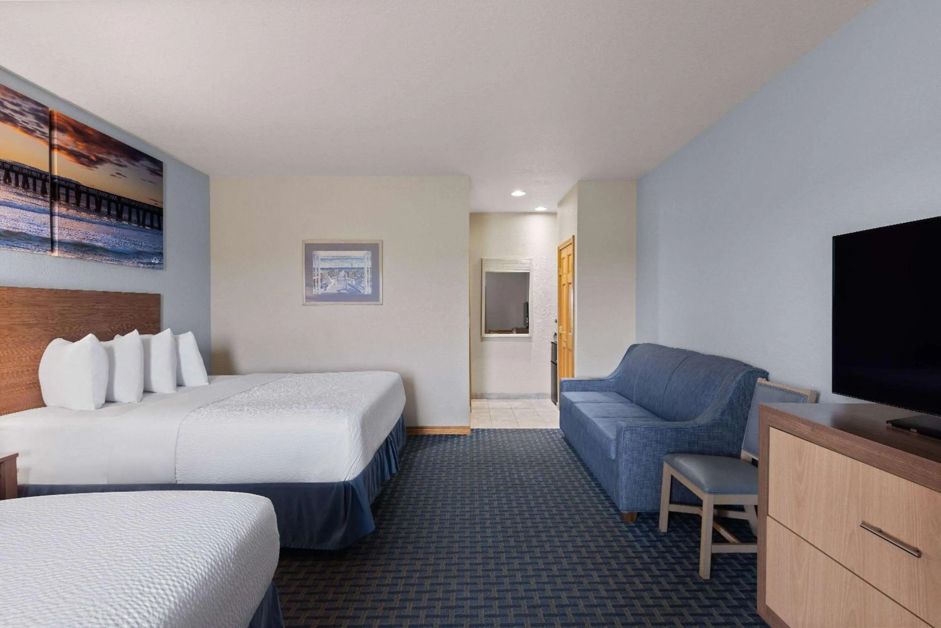 Photo of the whole room, Bed in Days Inn by Wyndham Kill Devil Hills Oceanfront - Wilbur