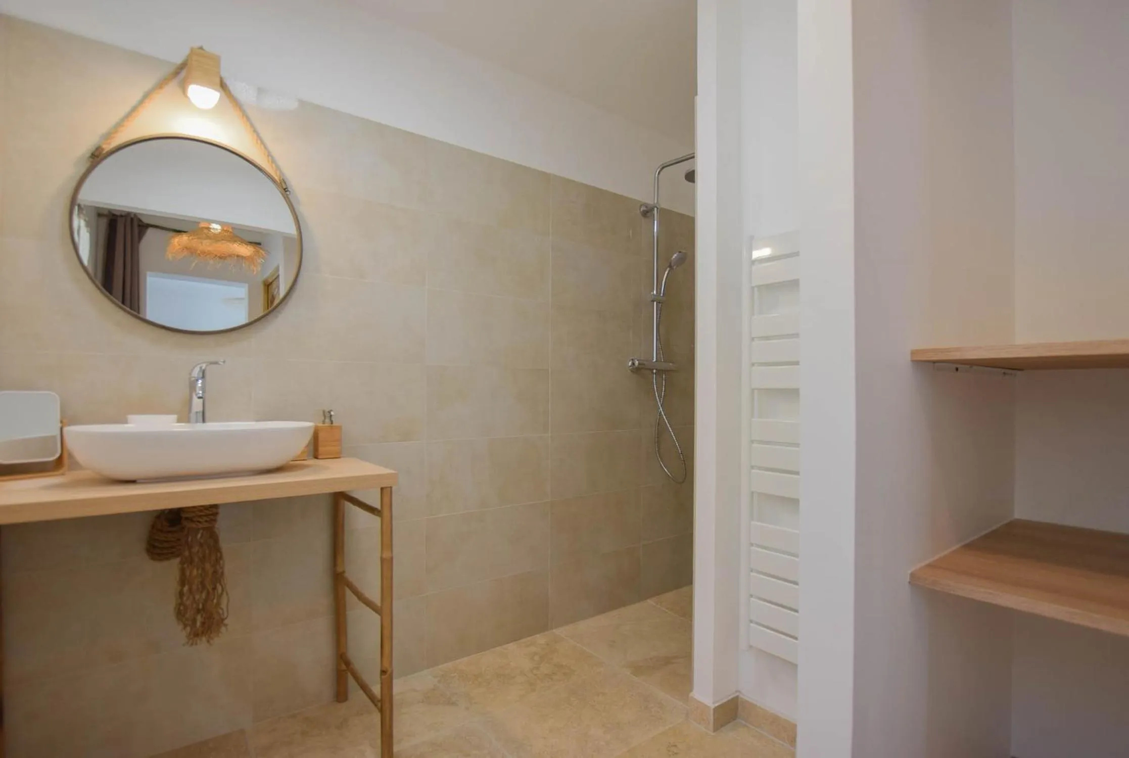 Shower in Le Clos en Provence