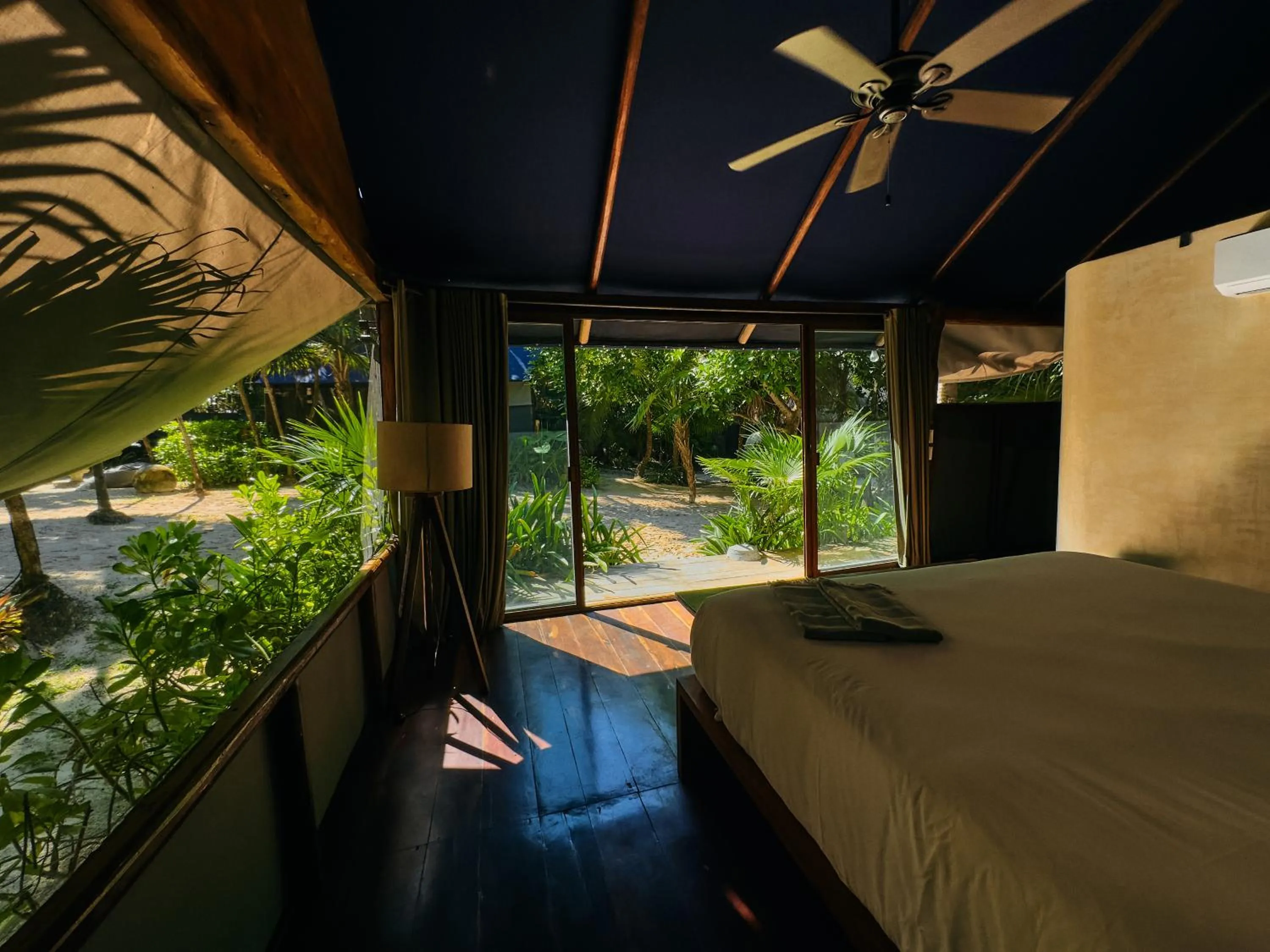 Garden view, Bed in Libelula Tulum Beachfront Hotel