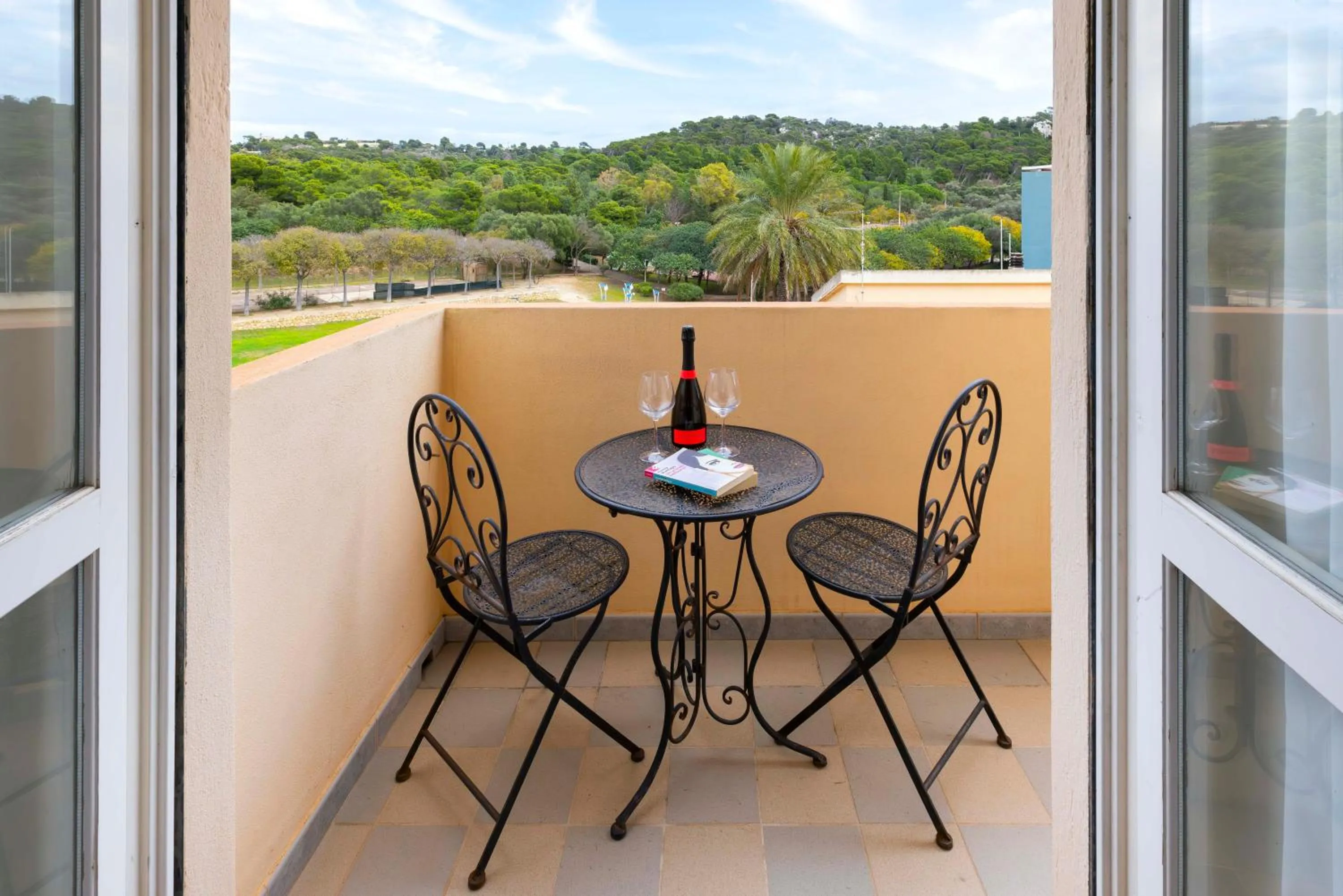 Day in Mapi’s Rooms