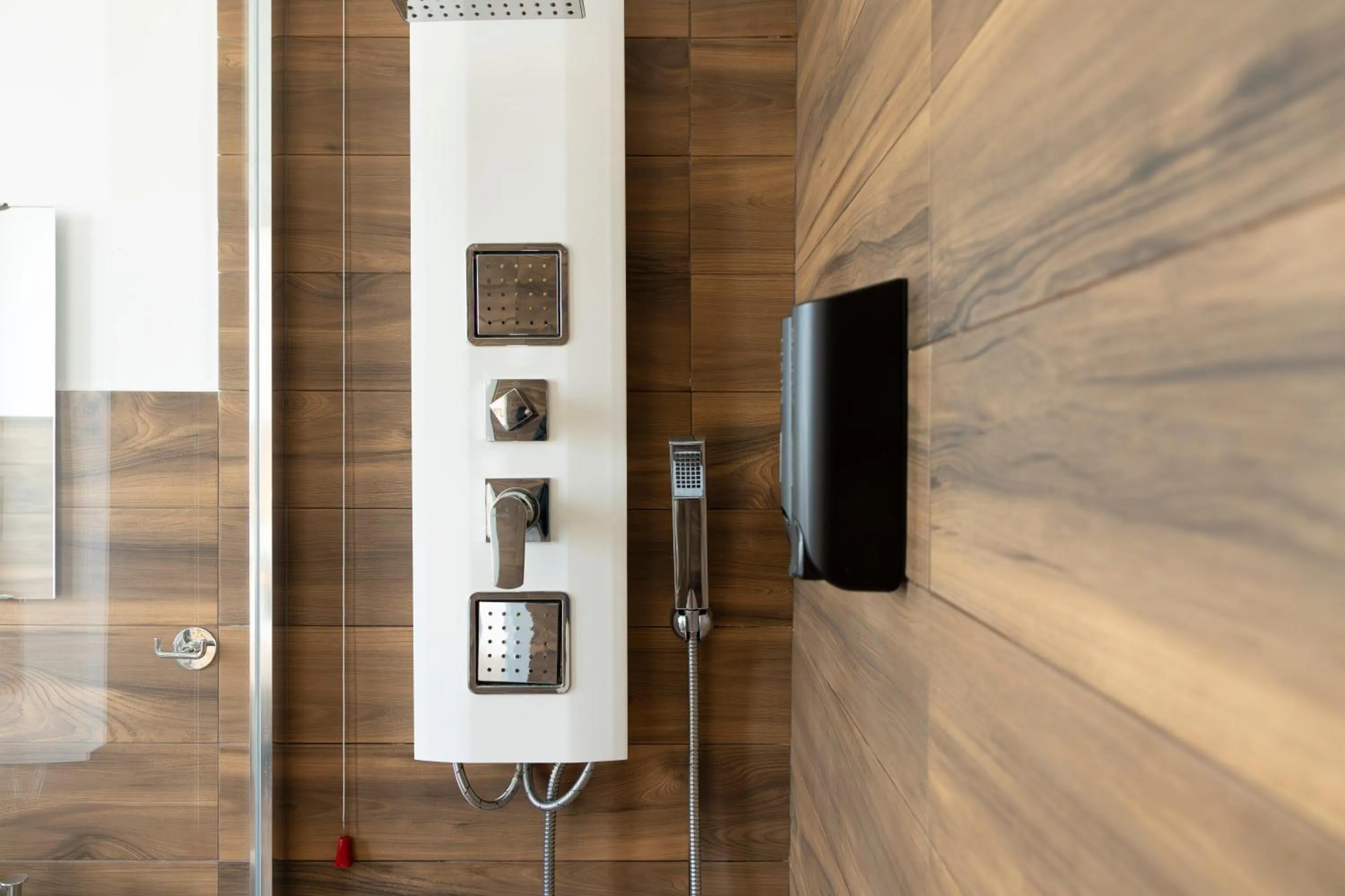 Shower in Mapi’s Rooms