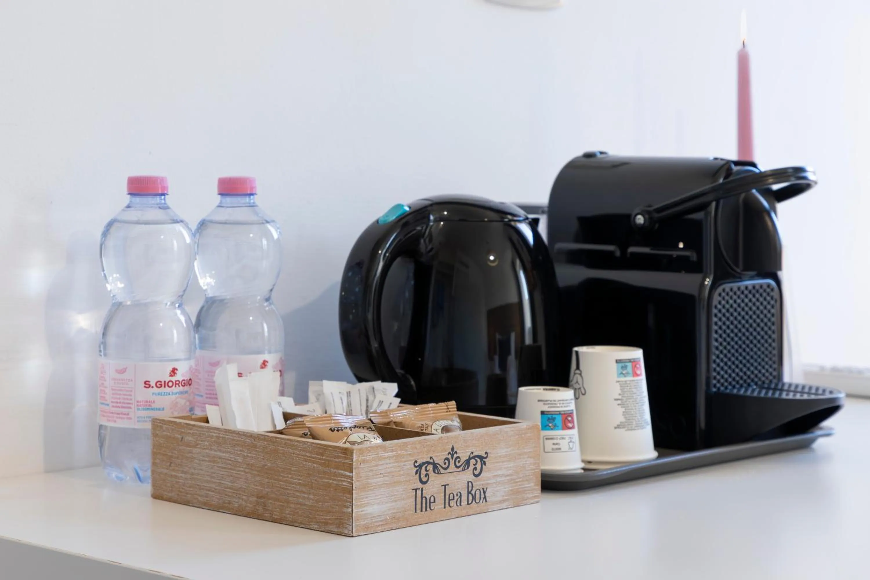 Coffee/tea facilities in Mapi’s Rooms
