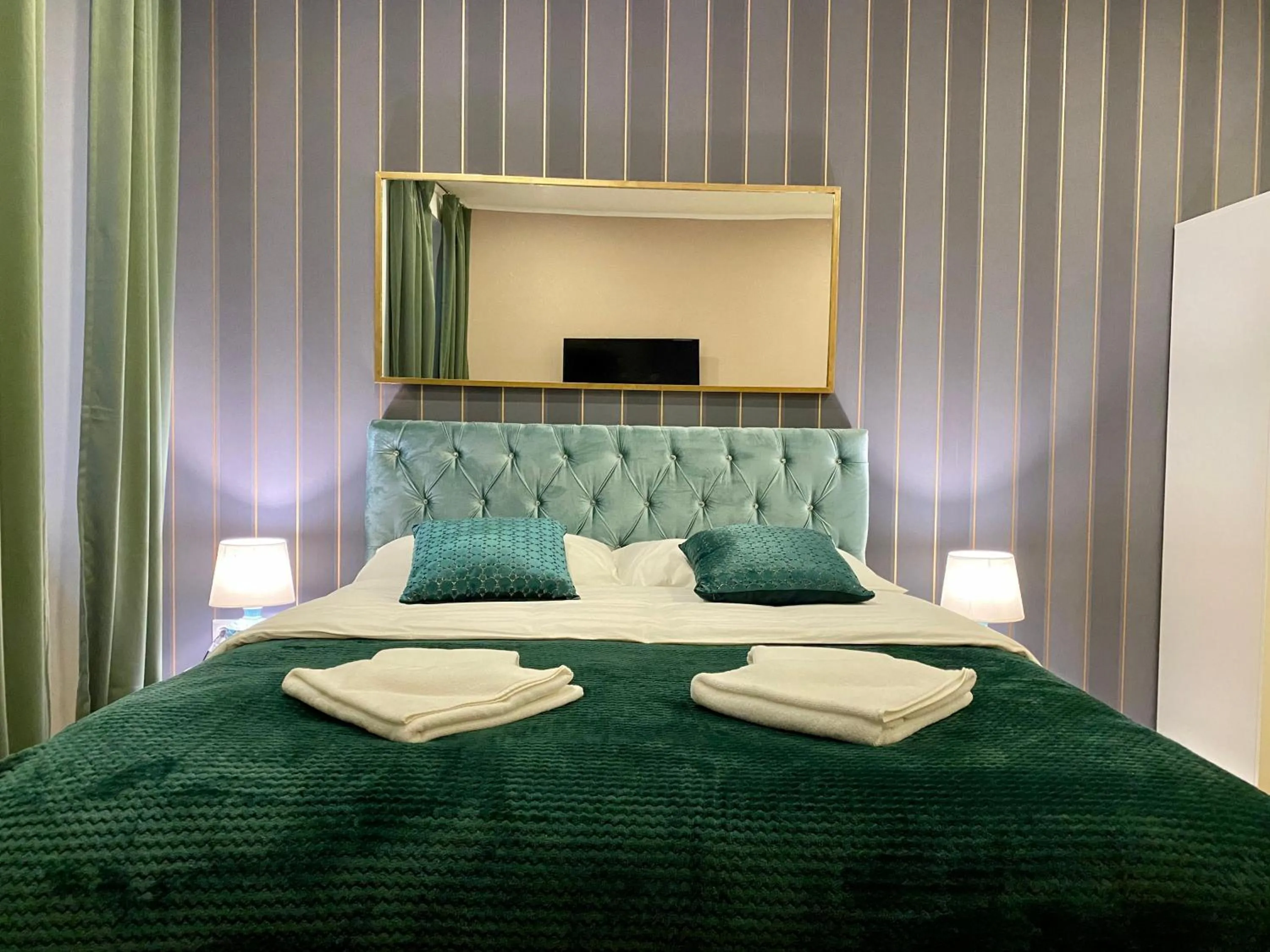 Hedone Luxury 3 Apartments with FREE PARKING