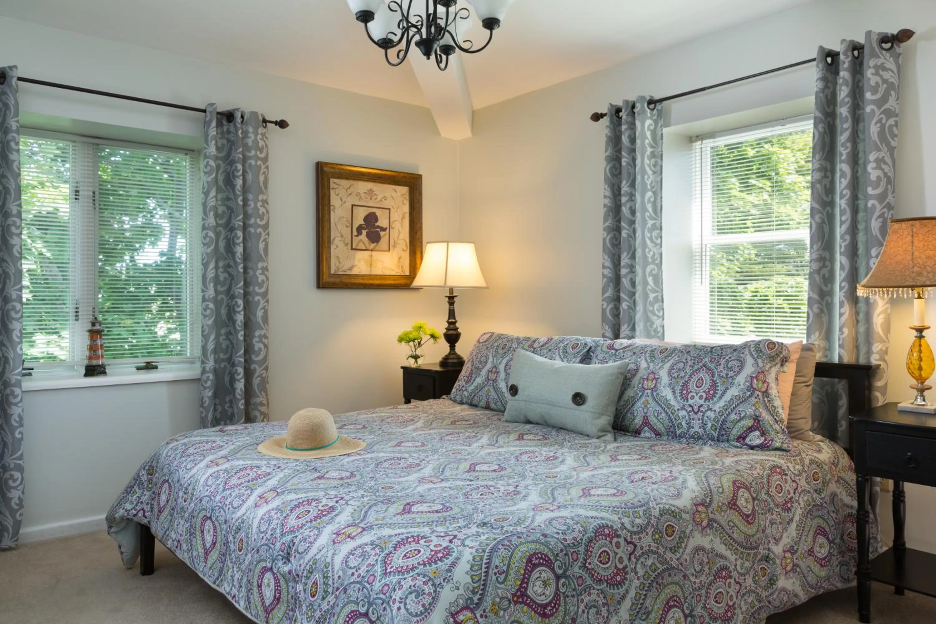 Hot Tub, Bed in Beech Tree Inn and Cottage