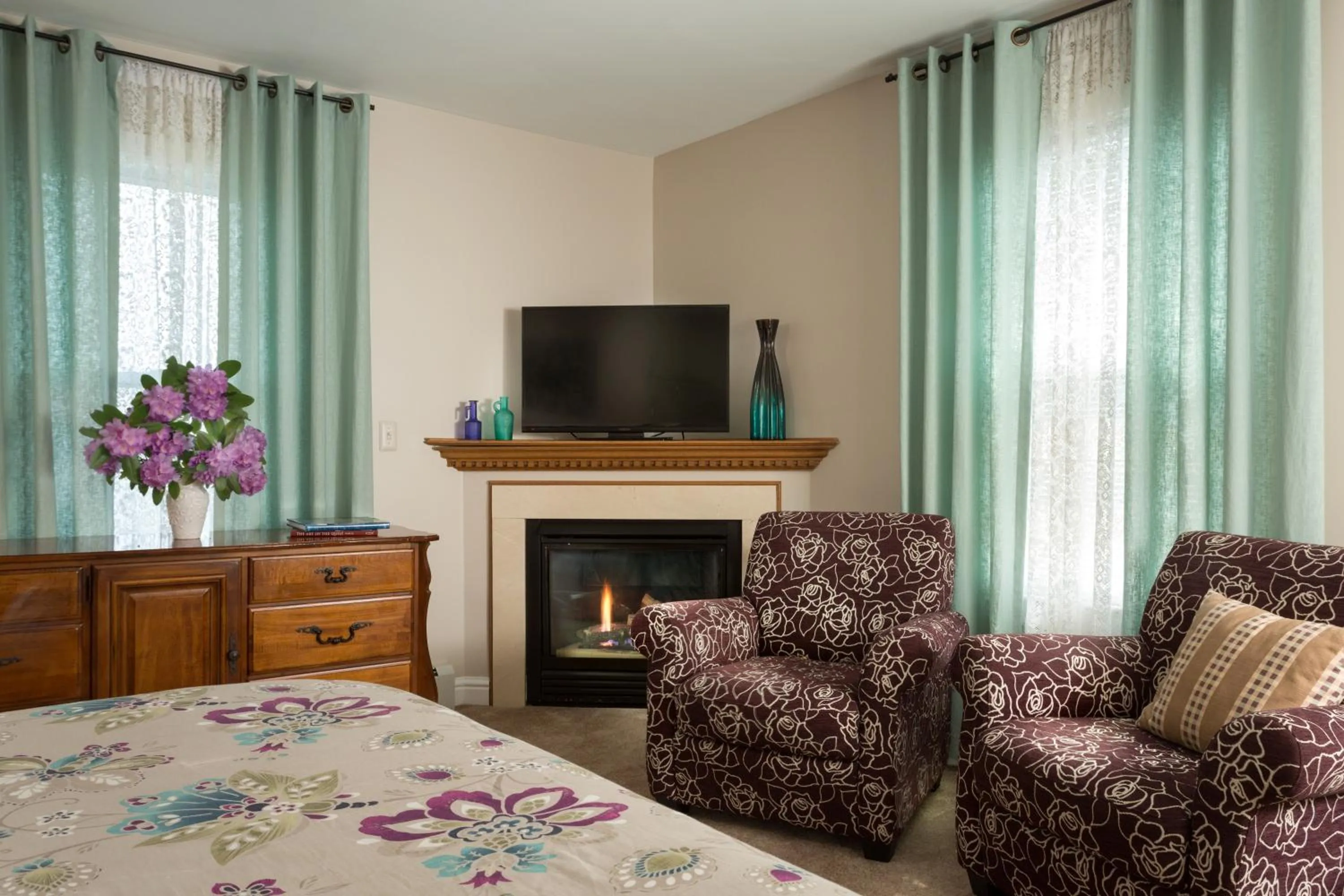 Hot Tub in Beech Tree Inn and Cottage