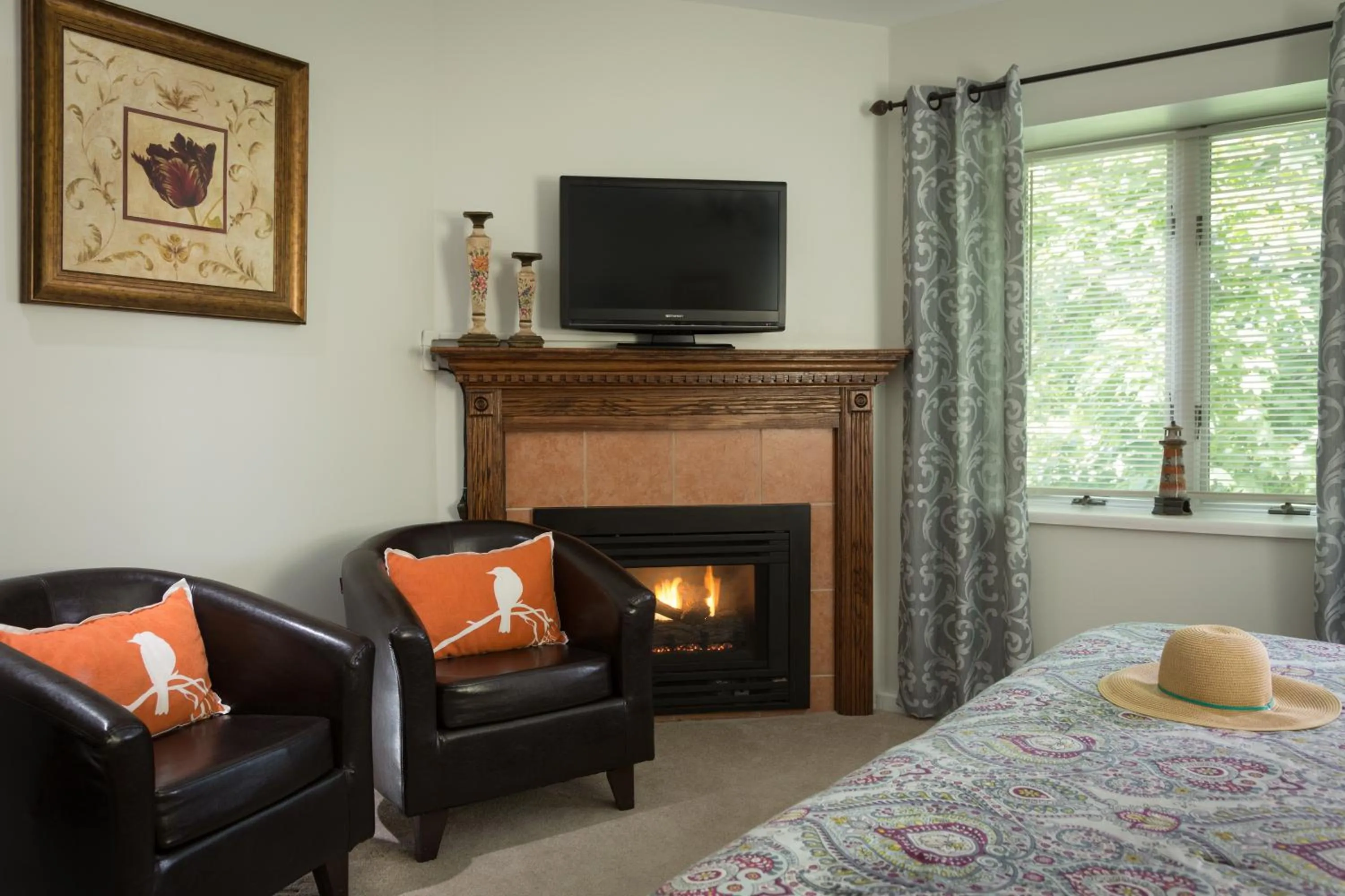 Hot Tub, Bed in Beech Tree Inn and Cottage
