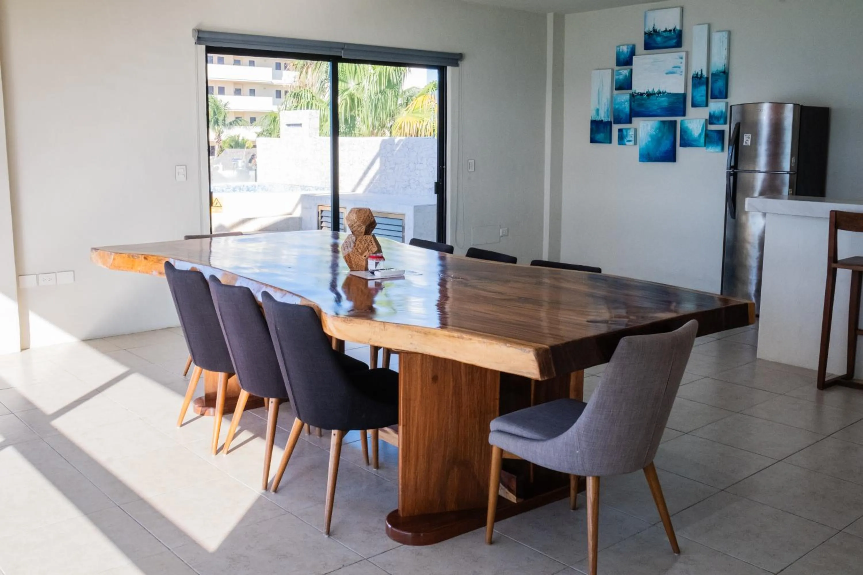 Dining area in Cuxos Hotel Beachfront