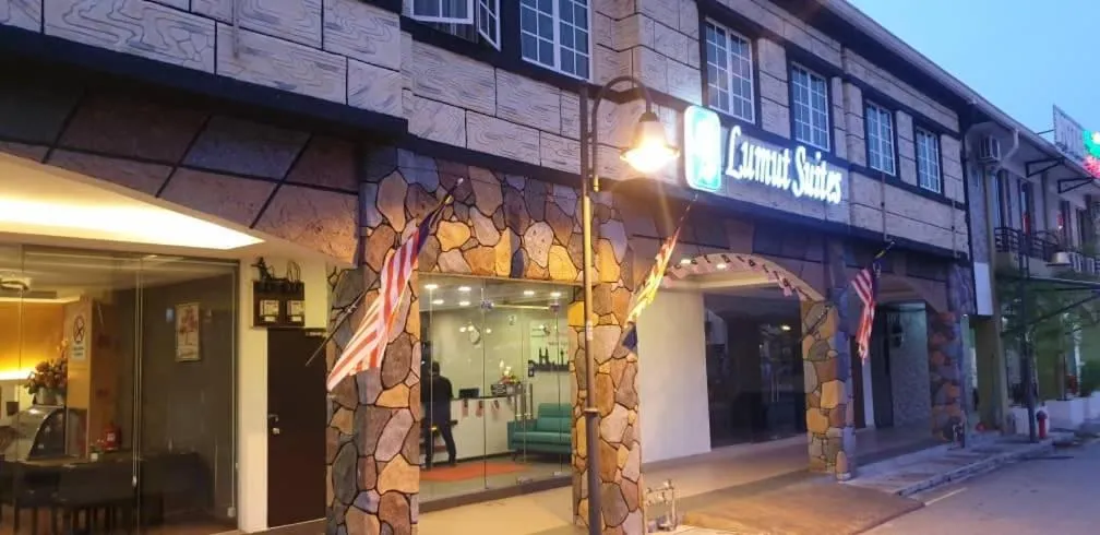 Lumut Suites