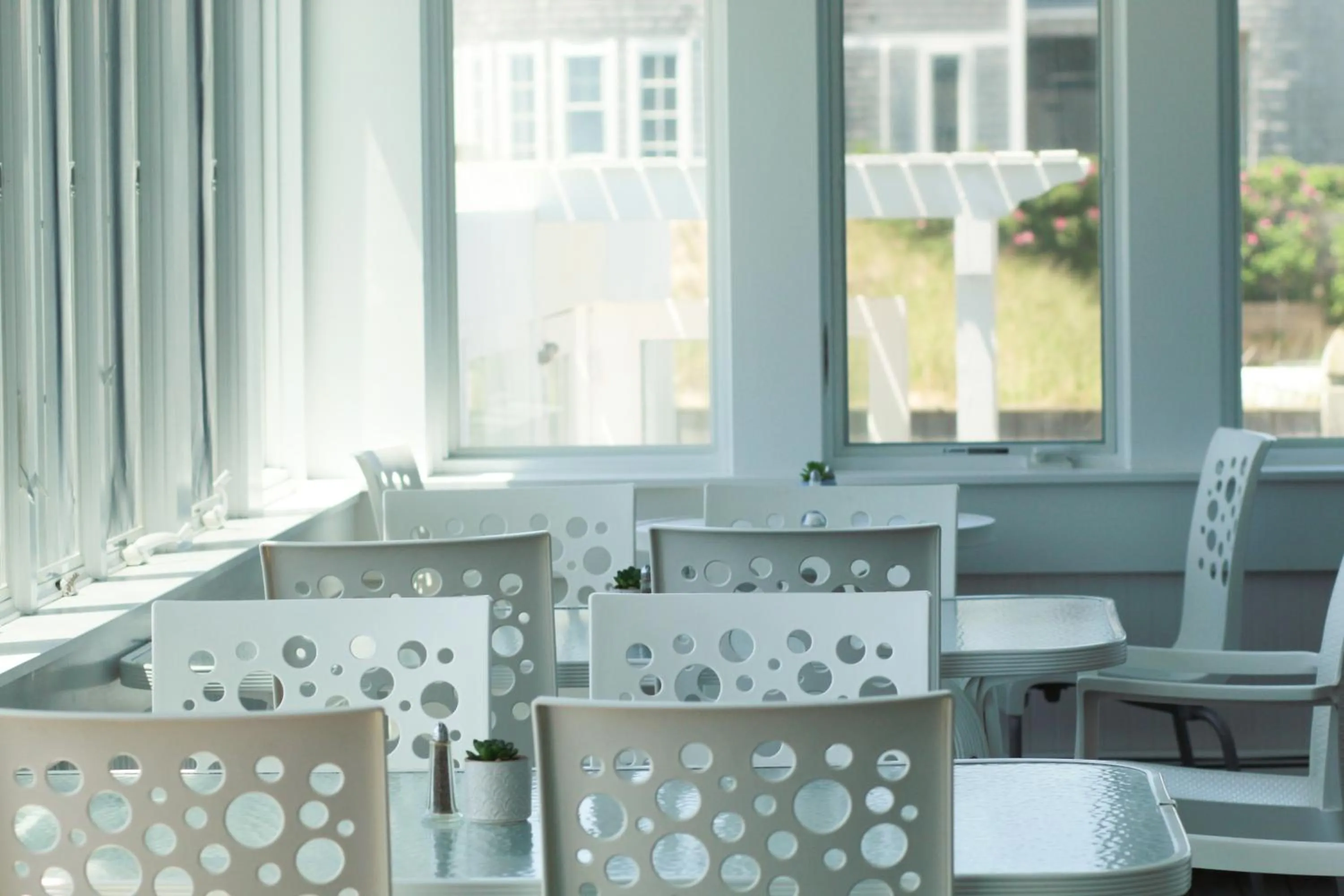 Breakfast in By The Sea Guests Bed & Breakfast and Suites