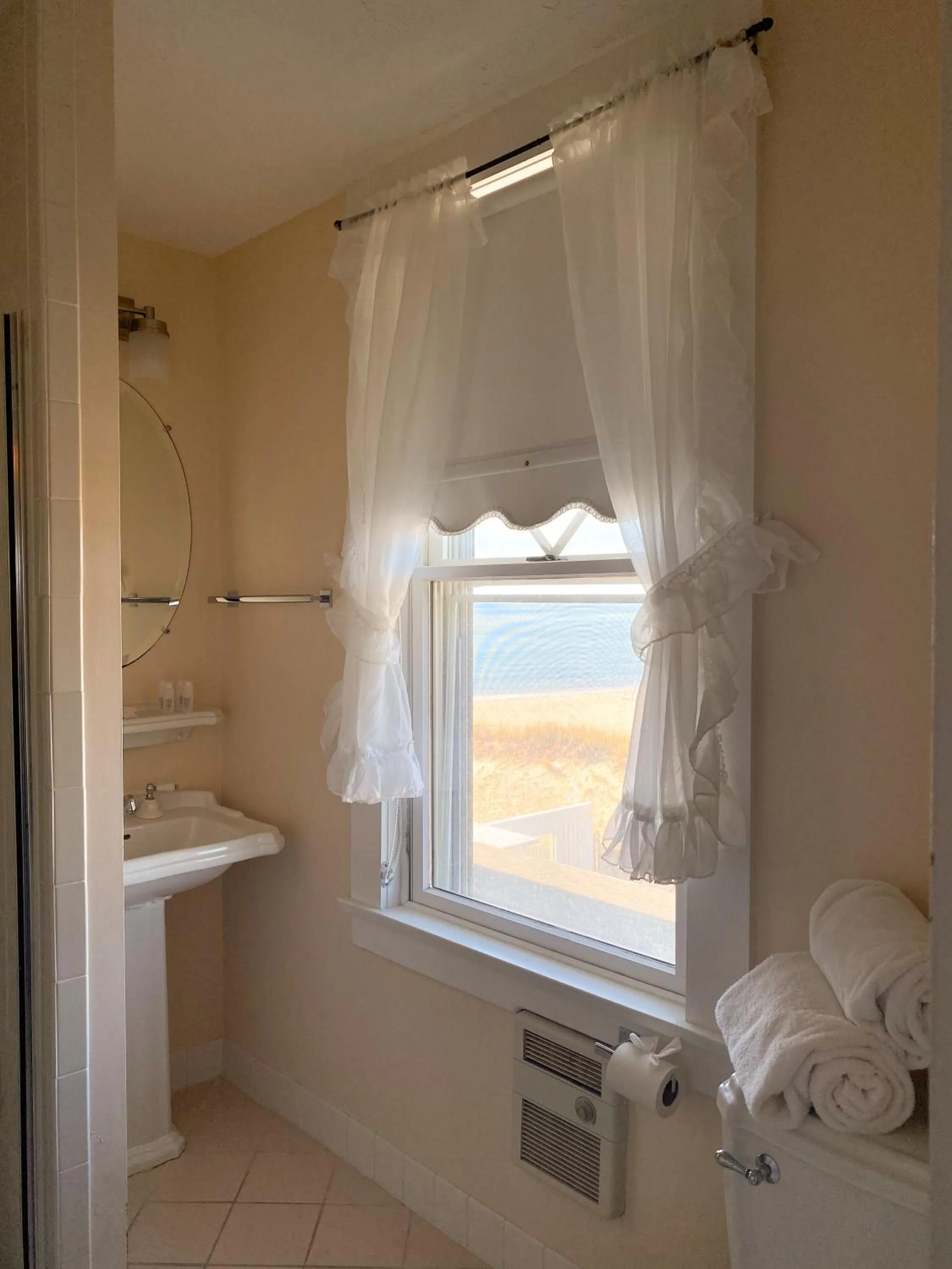 Bathroom in By The Sea Guests Bed & Breakfast and Suites