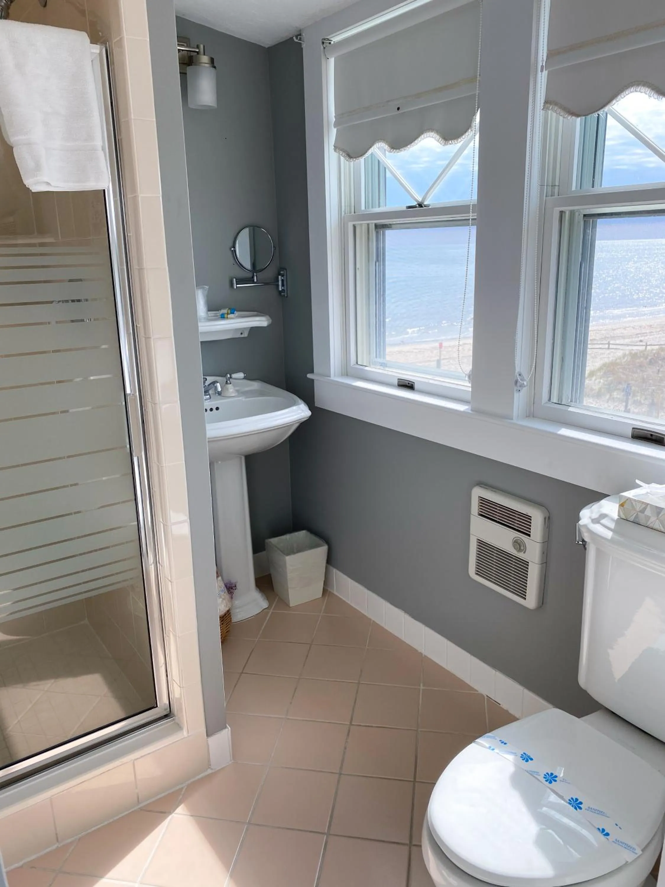 Shower in By The Sea Guests Bed & Breakfast and Suites