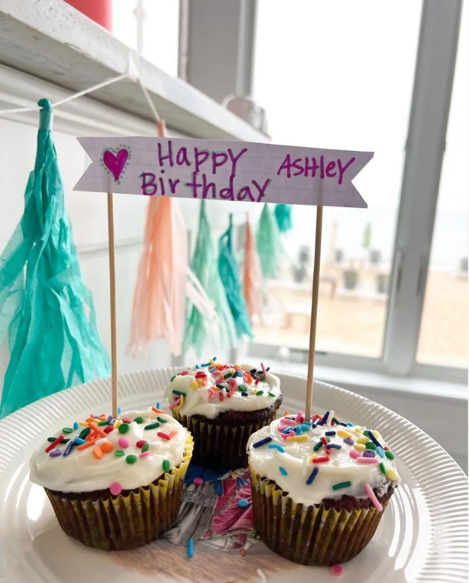 Entertainment in By The Sea Guests Bed & Breakfast and Suites