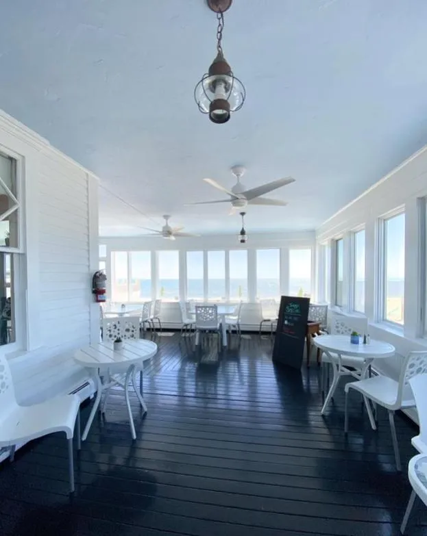 Breakfast in By The Sea Guests Bed & Breakfast and Suites