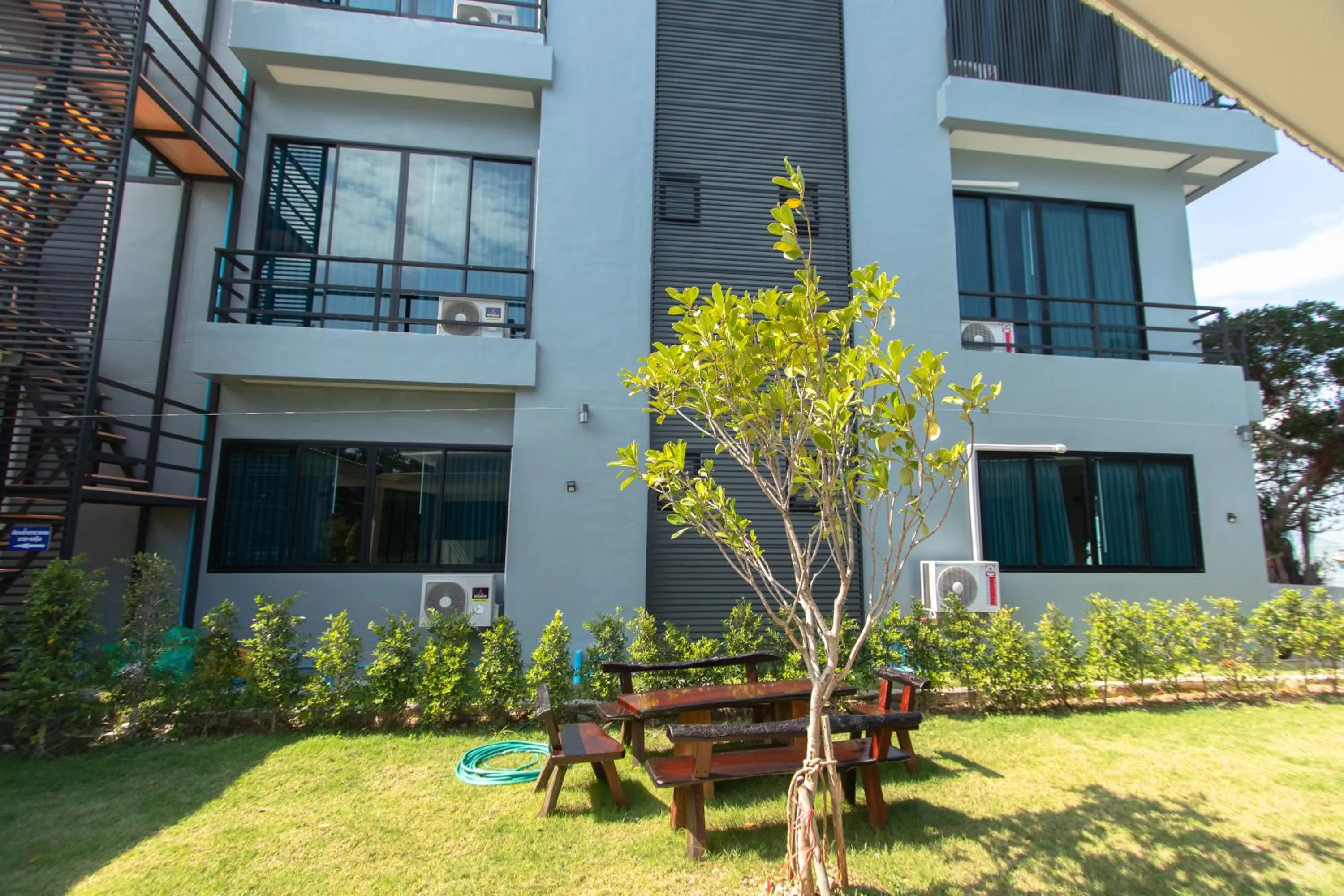 Inner courtyard view in Aownoi Bay Resort
